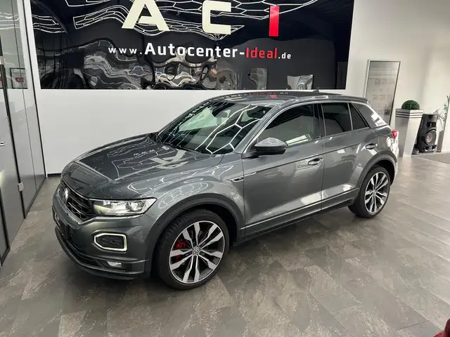 Volkswagen T-Roc view 3