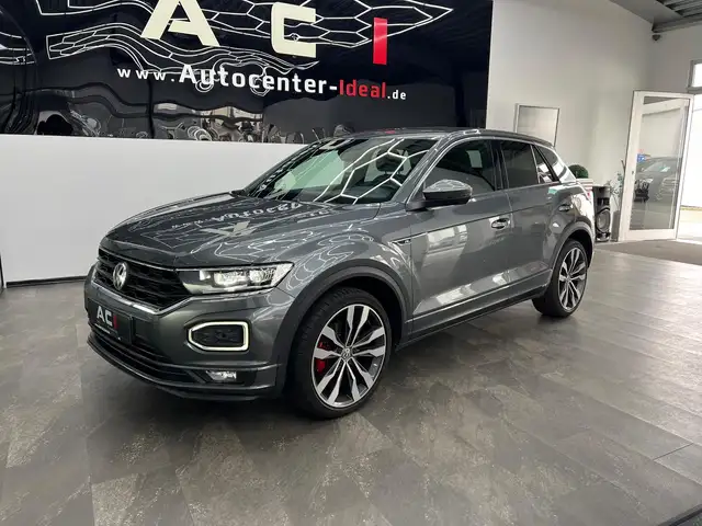 Volkswagen T-Roc view 2
