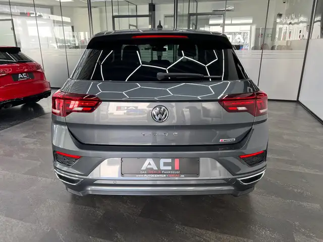 Volkswagen T-Roc view 8