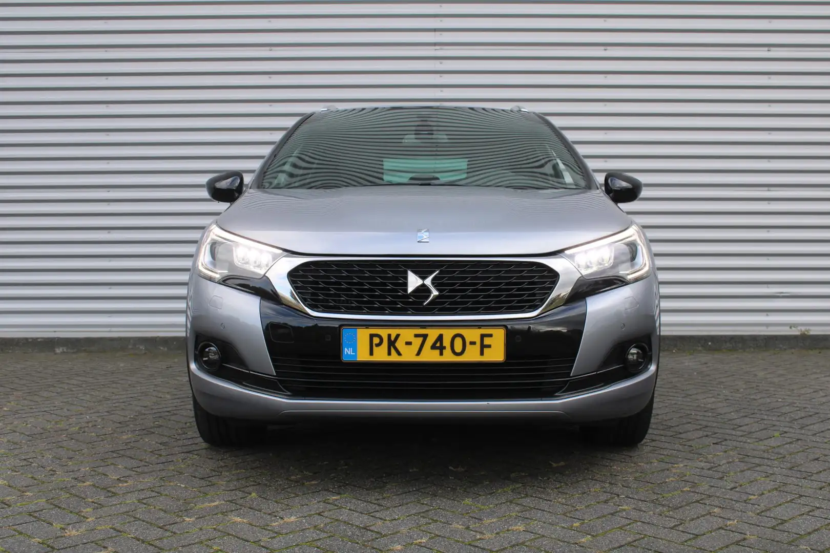 DS Automobiles DS 4 Crossback 1.6 THP Chic | 17" LM | Trekhaak | PDC | Camera | Grijs - 2