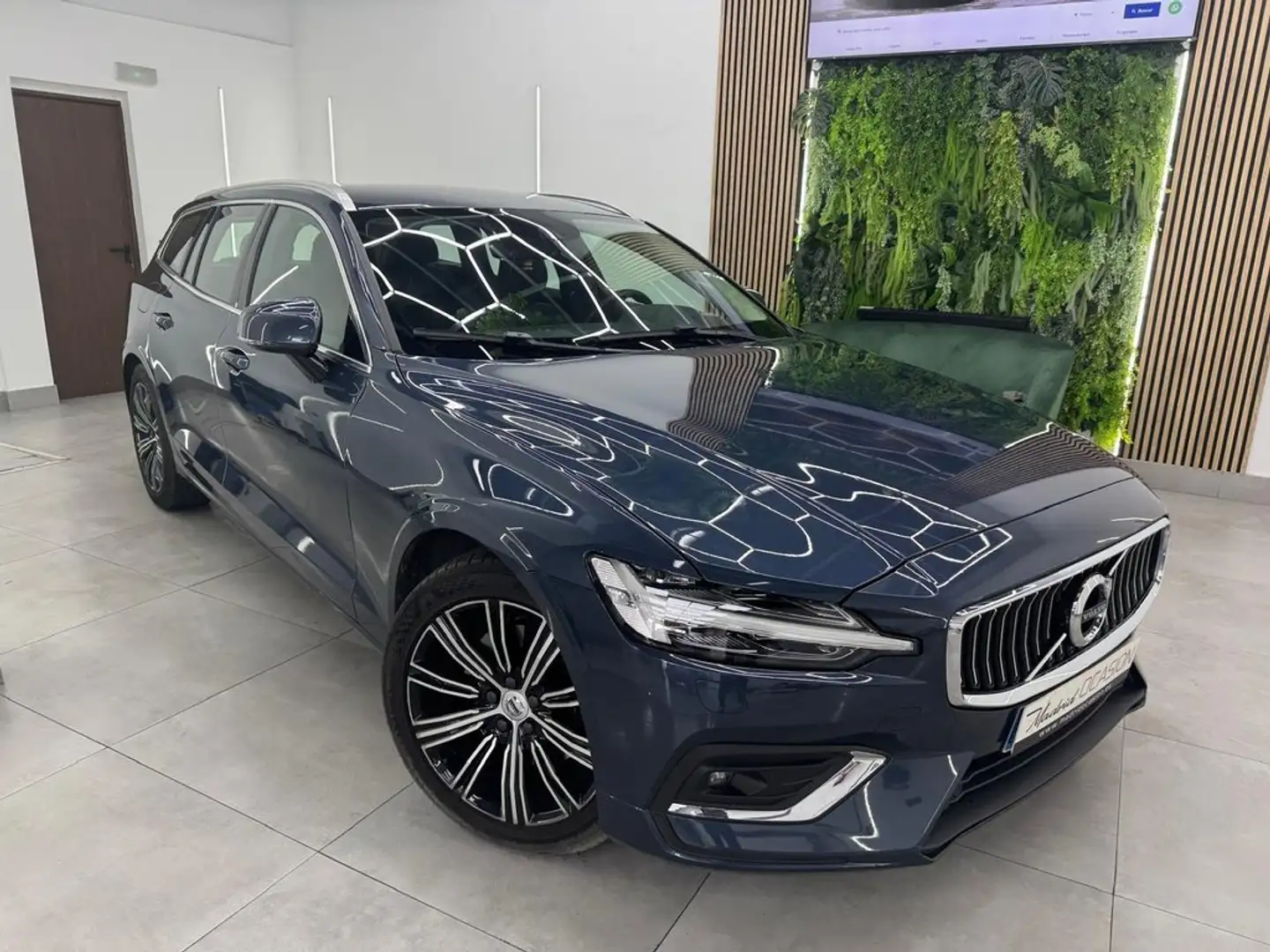 Volvo V60 2.0 D4 Inscription Auto Blu/Azzurro - 2