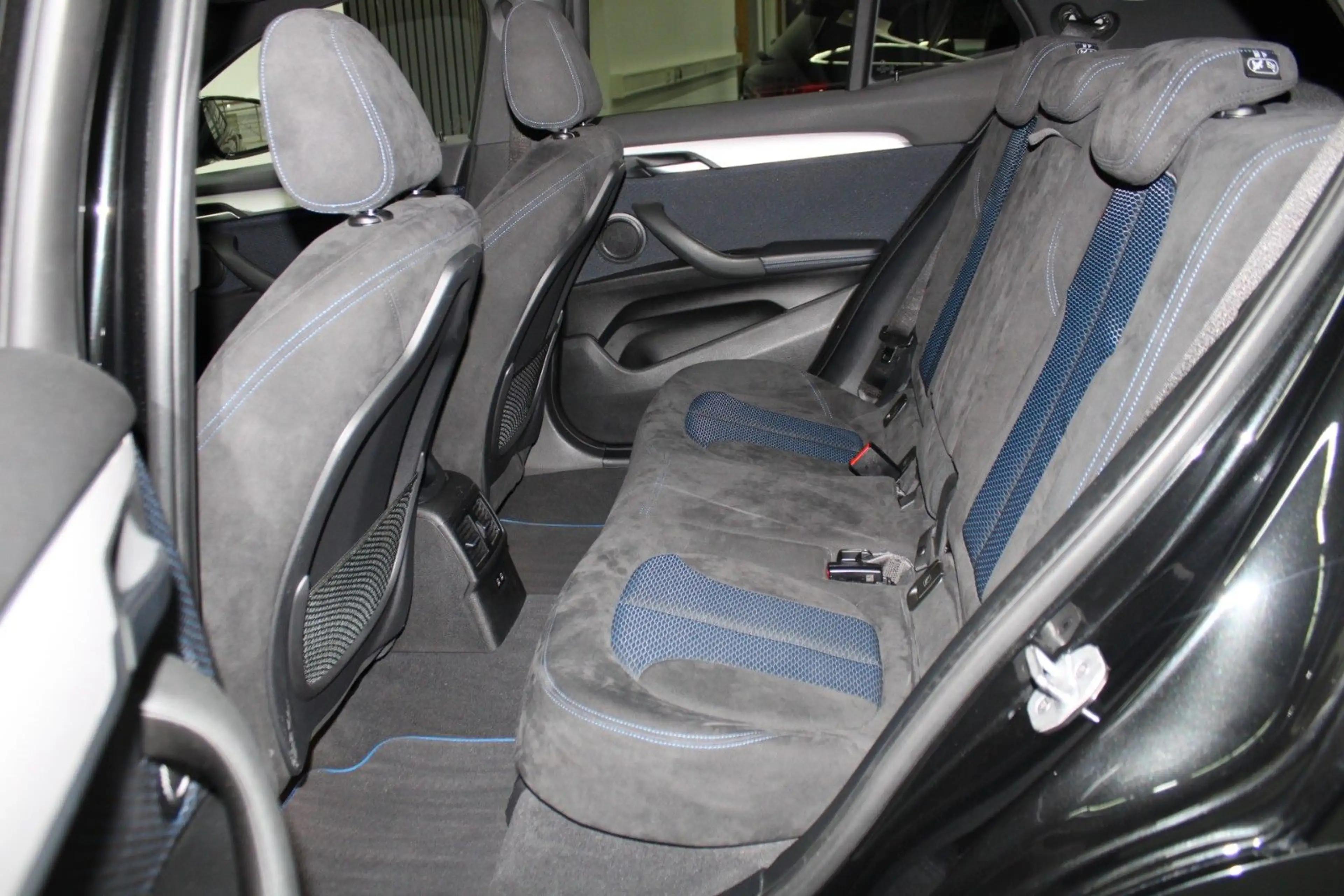 BMW X2 xDrive 20 d M Sport Automatik Panorama Navi — photo 15