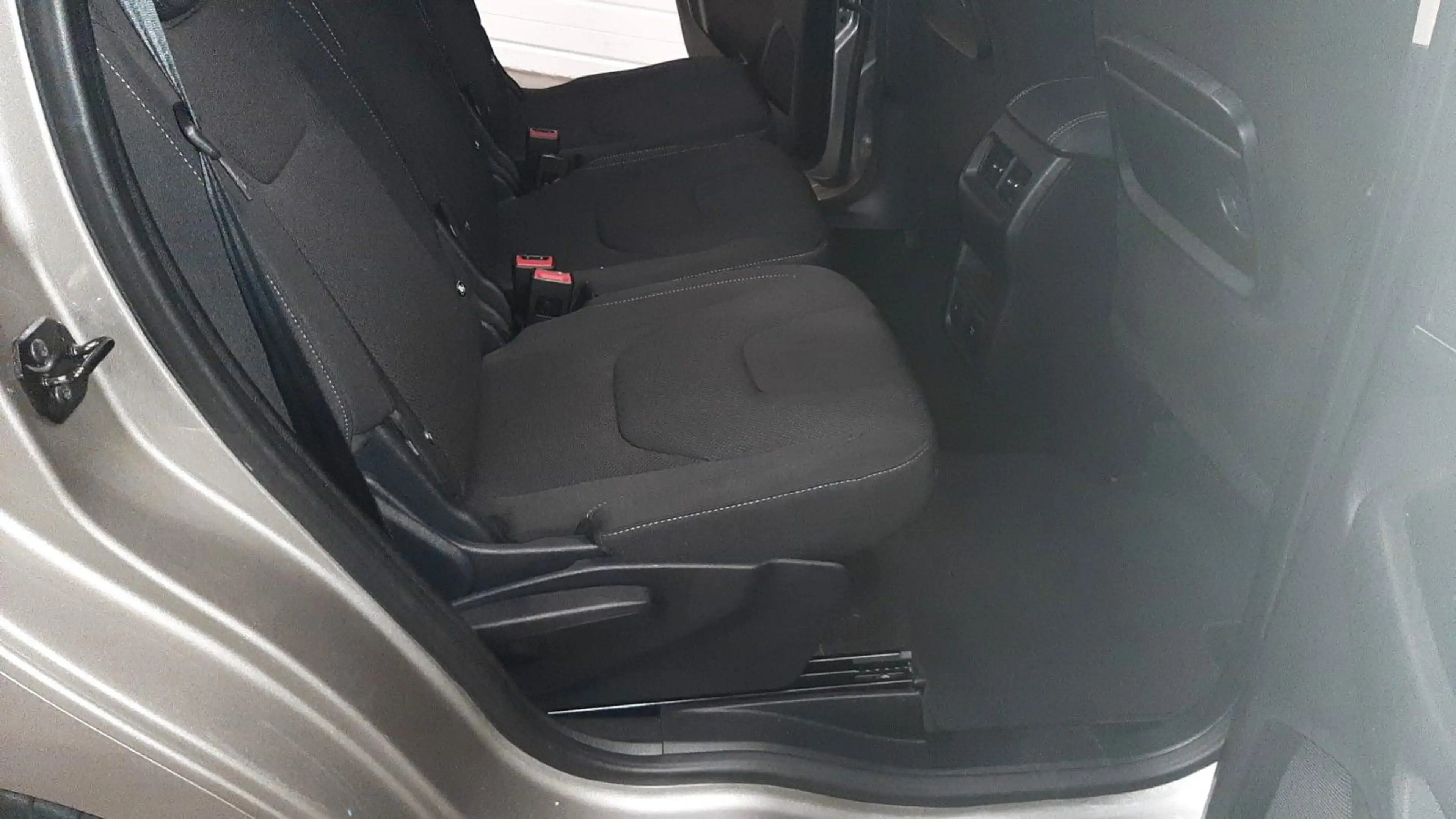 Ford S-Max S-MAX Titanium — photo 10