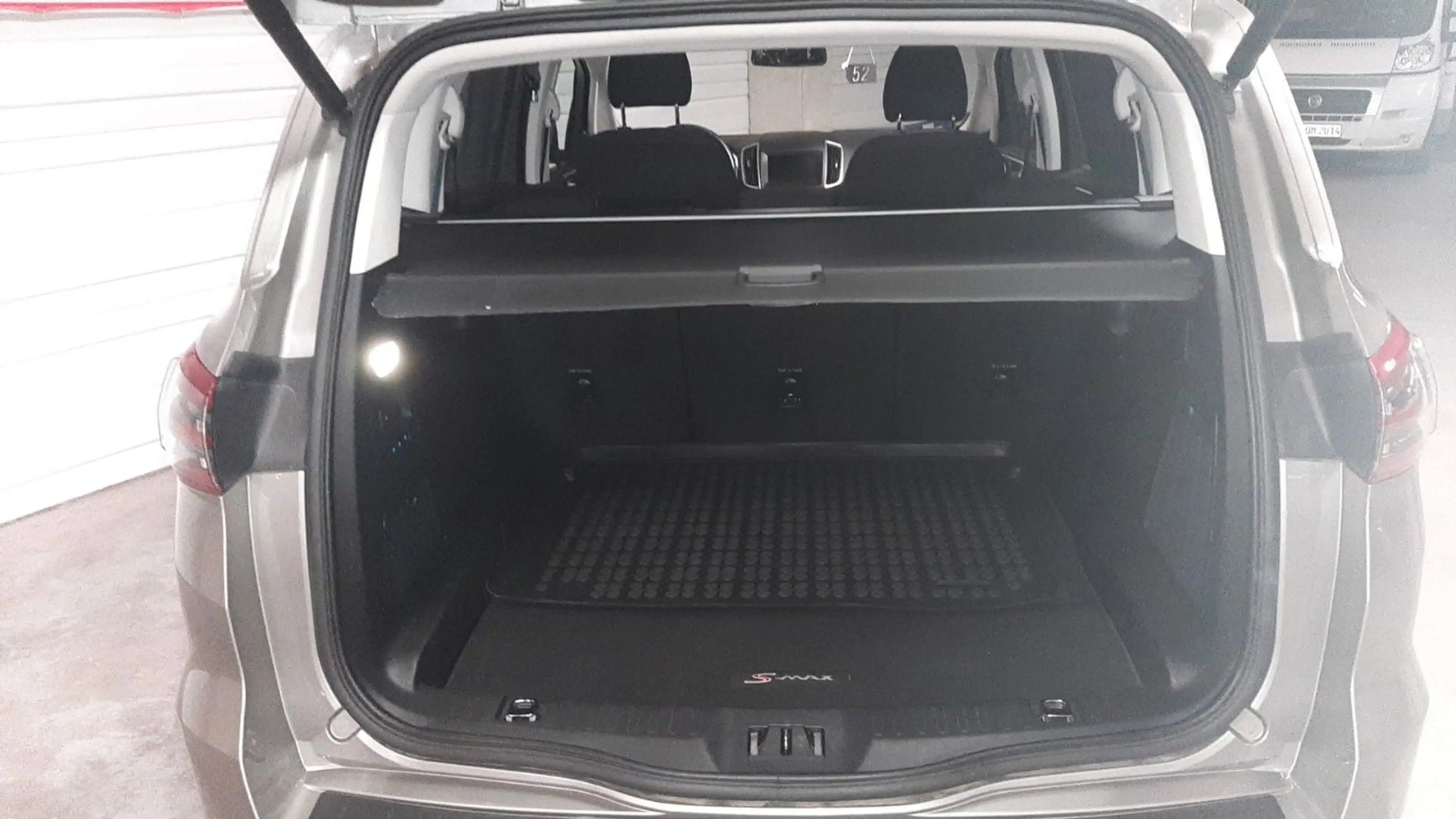 Ford S-Max S-MAX Titanium — photo 12
