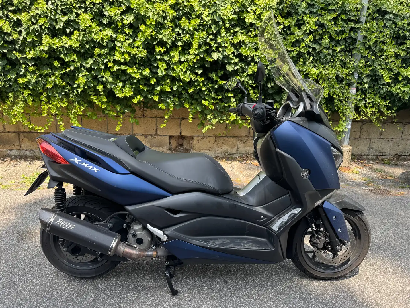 Yamaha X-Max 300 Bleu - 1