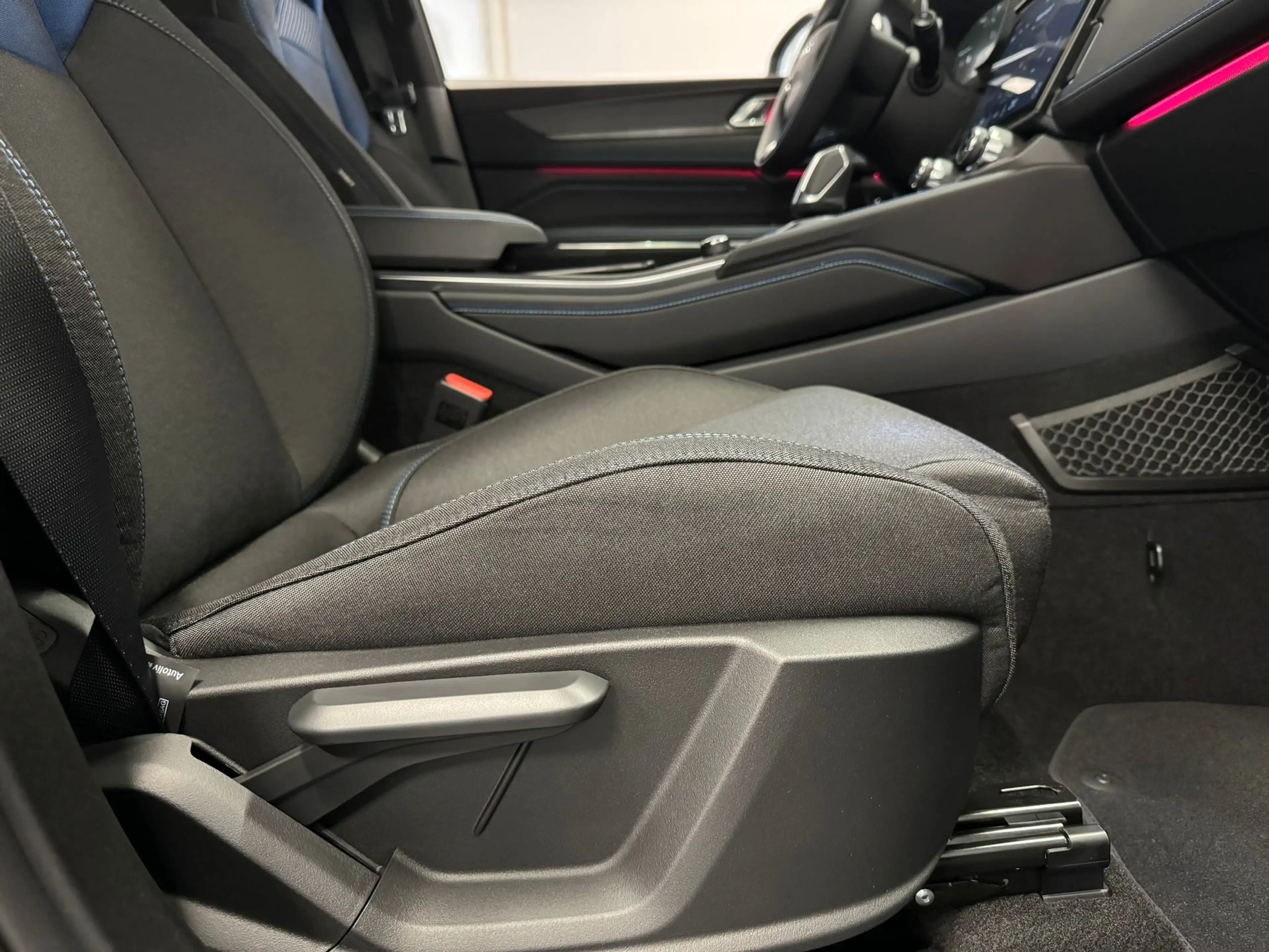 Lynk & Co 01 1.5 | 360 Camera | Panoramadak | Apple Carplay/And — photo 41