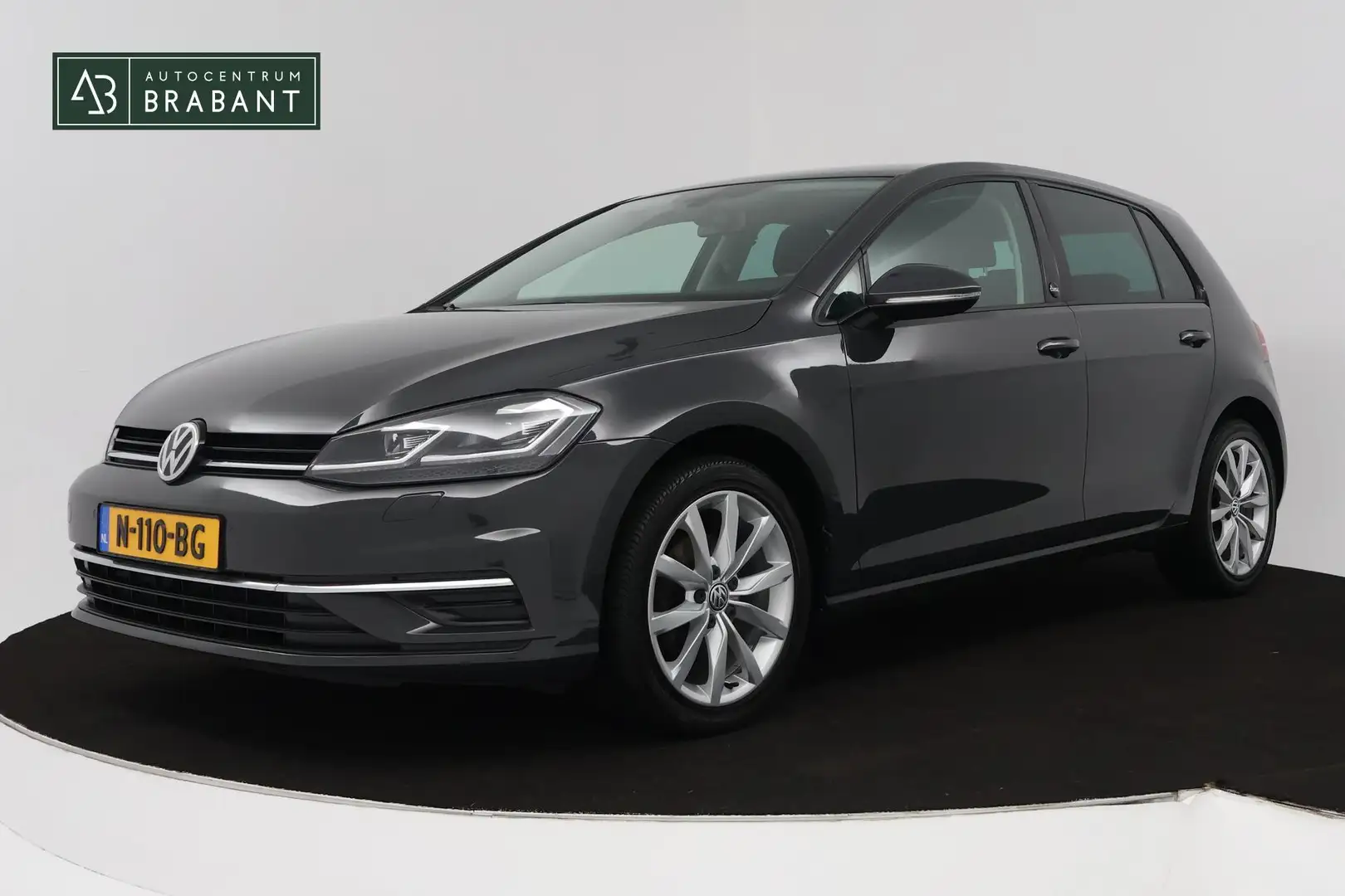 Volkswagen Golf 1.0 TSI Comfortline (PARKEERSENSOREN, CRUISE ADAPT Grijs - 1