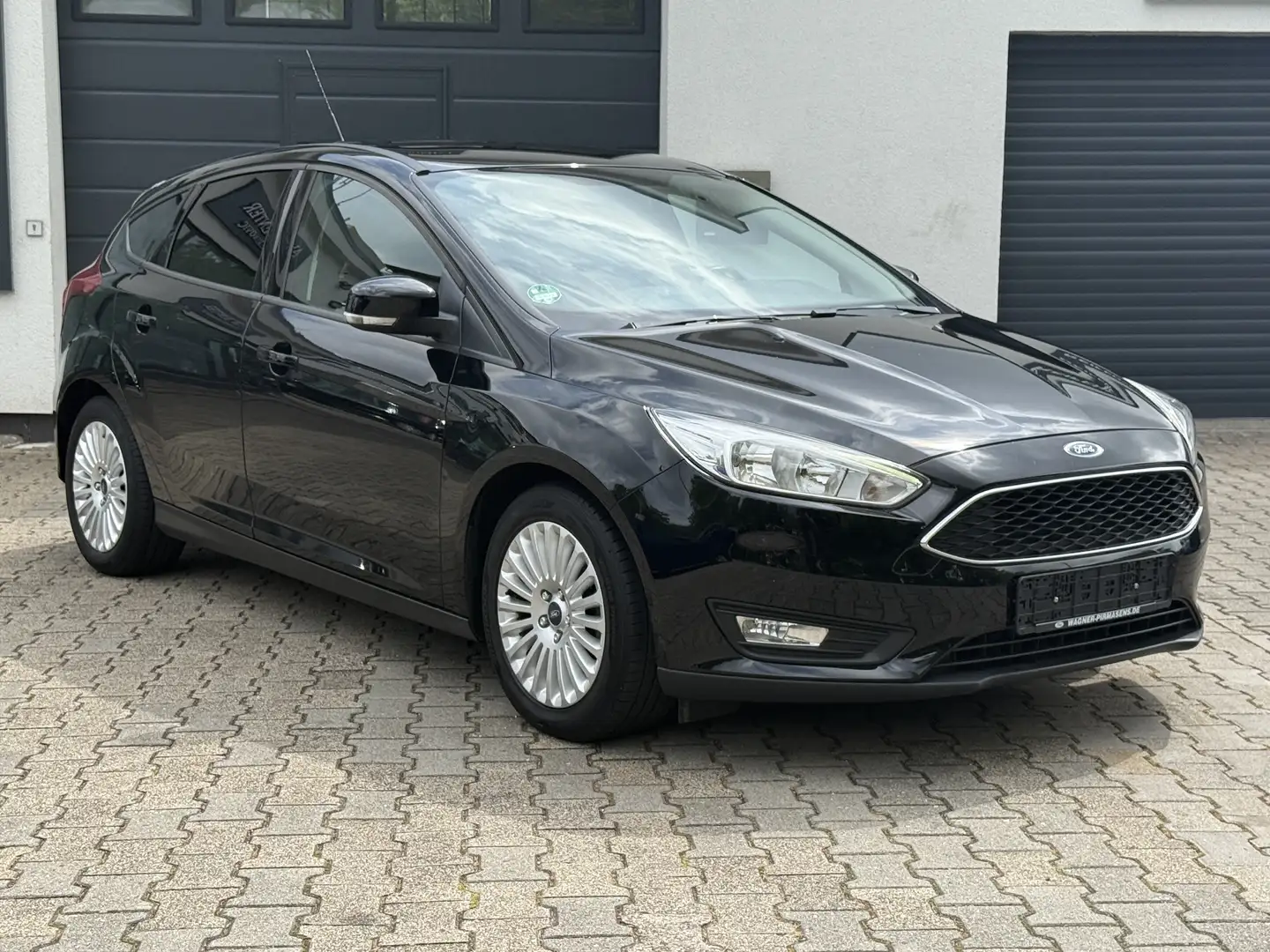Ford Focus Business /Lenkradheizung/Navi/ Zwart - 1