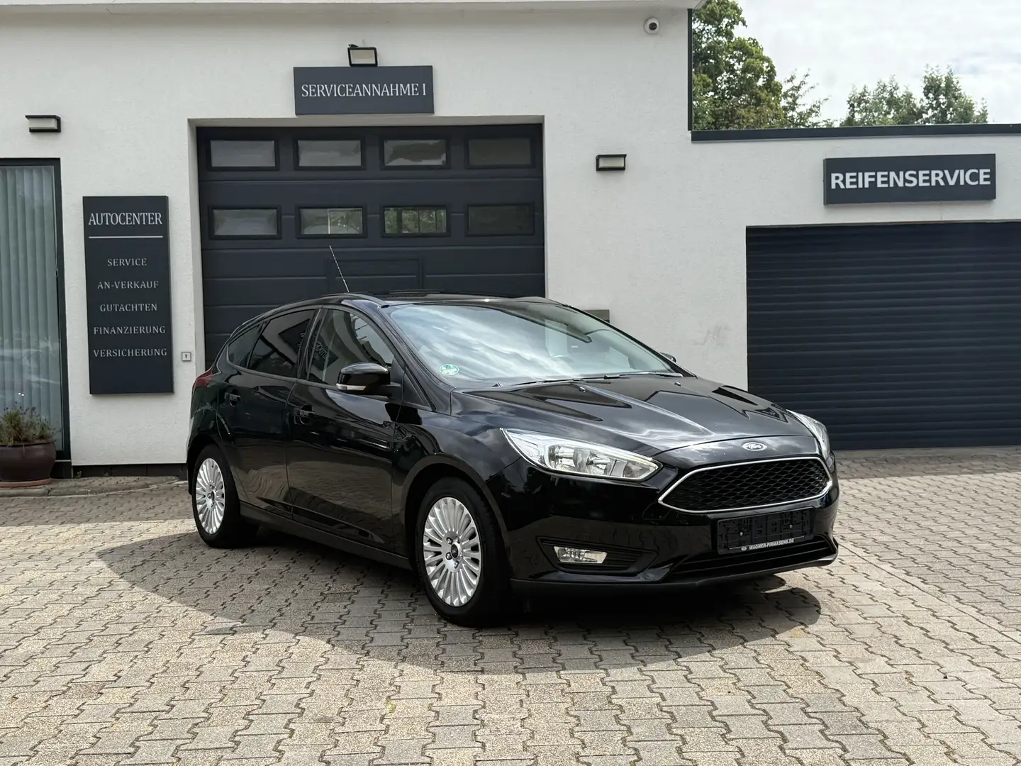 Ford Focus Business /Lenkradheizung/Navi/ Zwart - 2