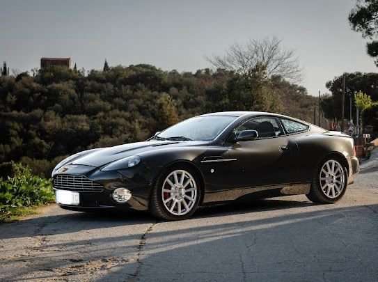 Aston Martin Vanquish Vanquish S V12 - foto 1