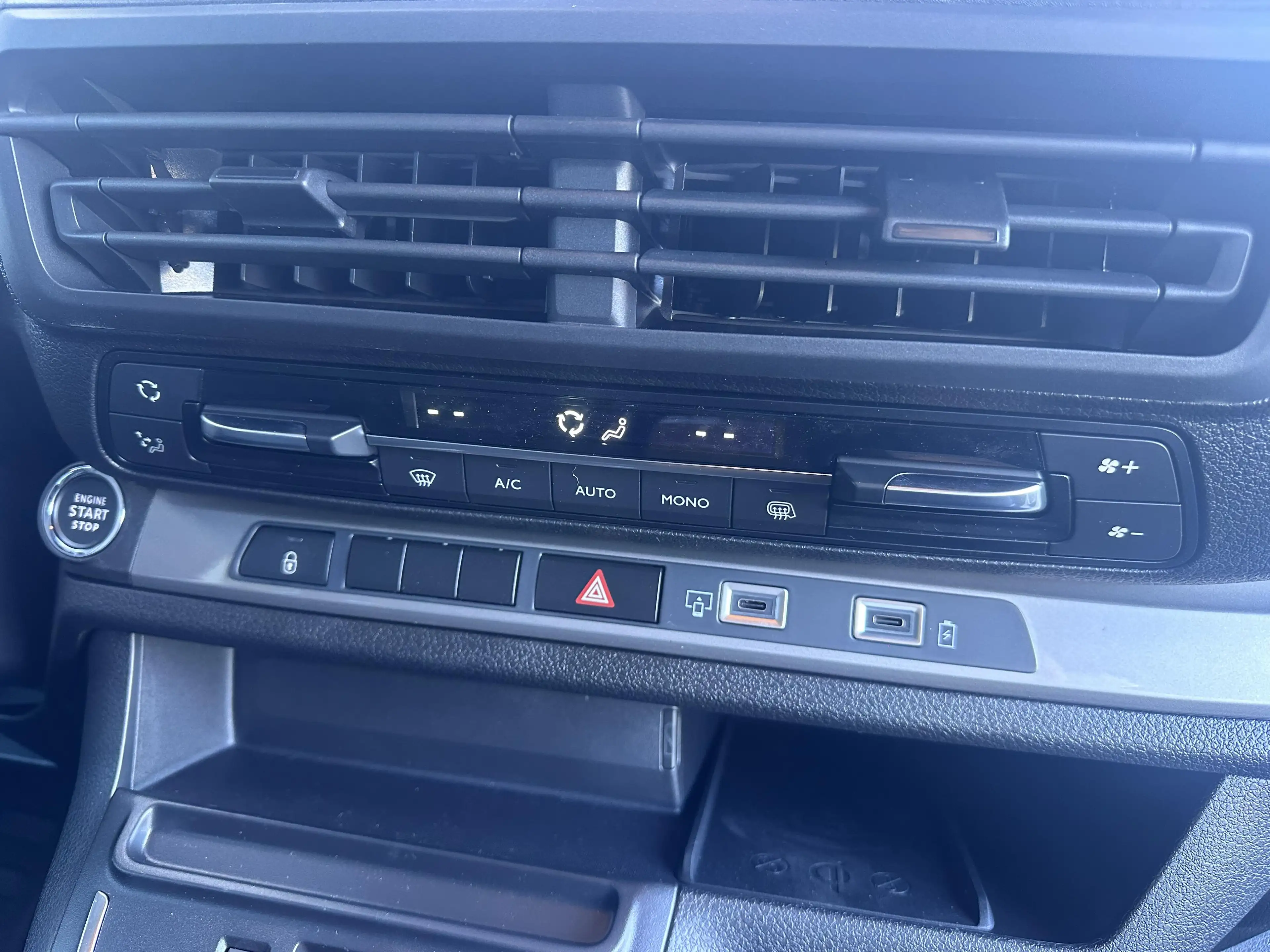 Peugeot Expert DUBBEL CABINE 2.2 DIESEL 180 EAT 8 — photo 15