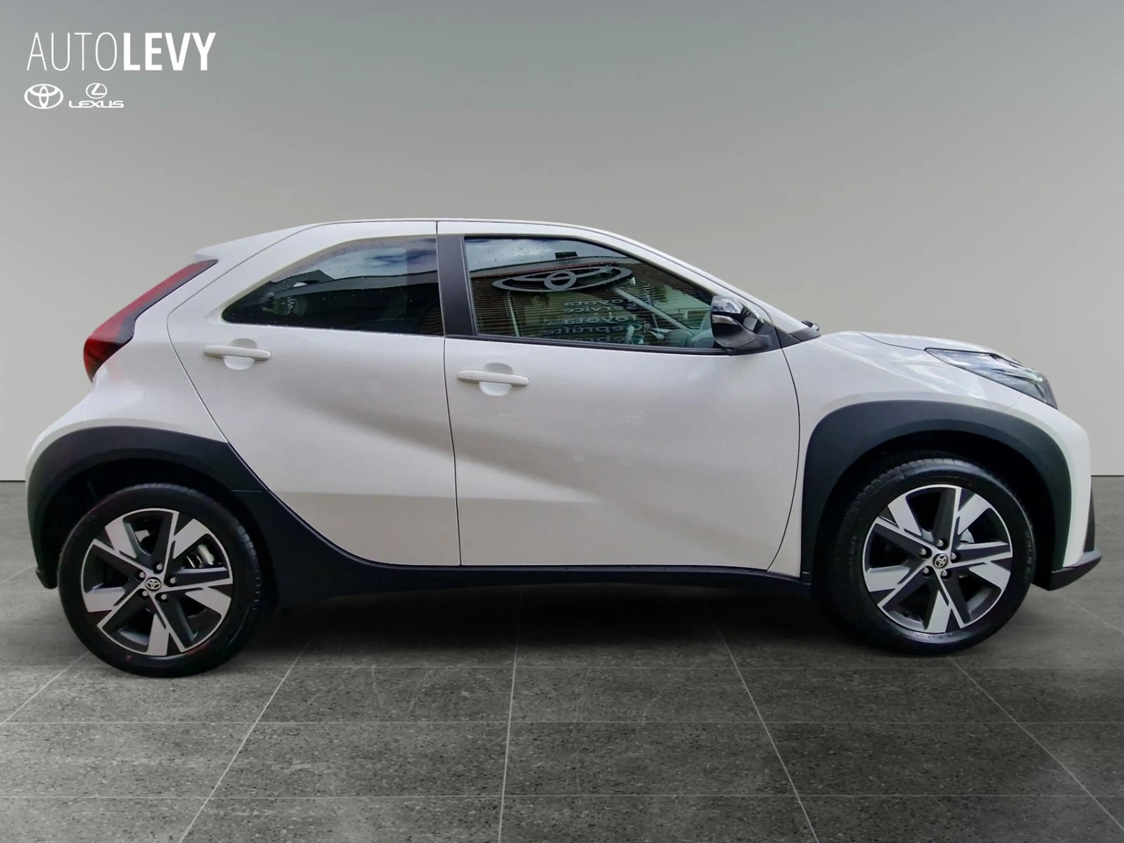 Toyota Aygo 1.5 Active Hybrid +SOFORT+SHZ+Kamera+CarPlay — photo 7