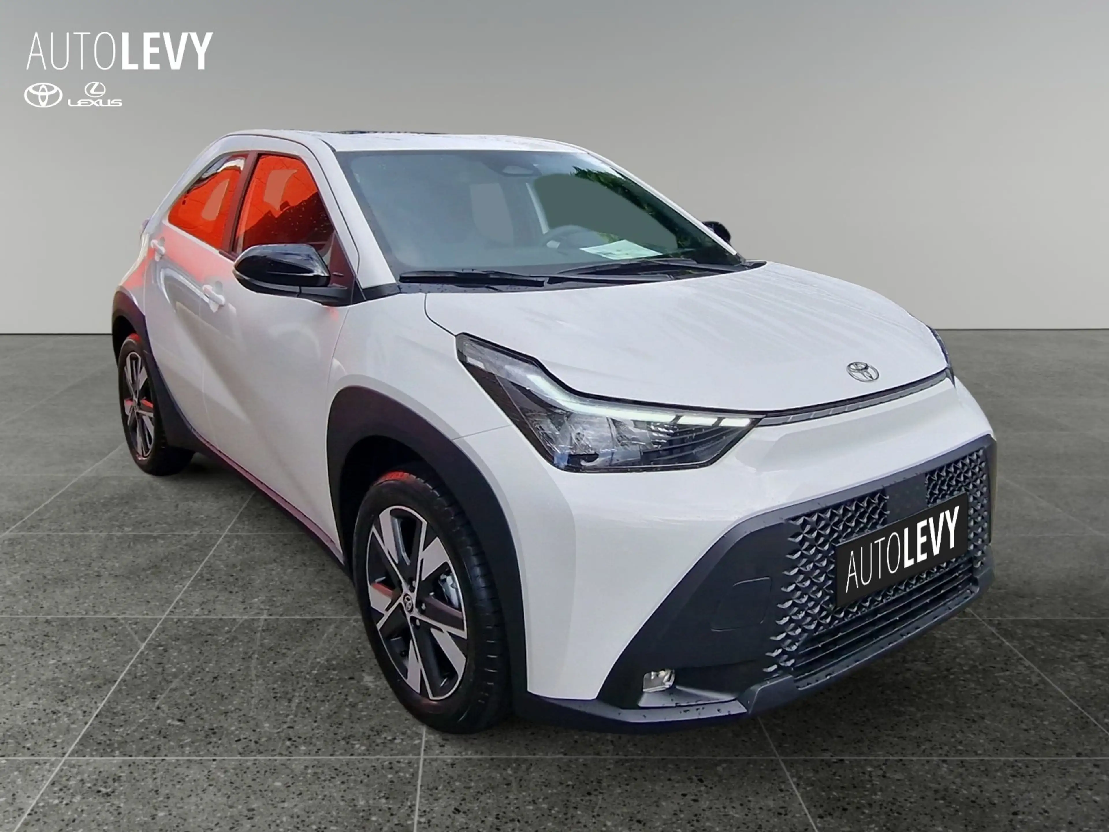 Toyota Aygo 1.5 Active Hybrid +SOFORT+SHZ+Kamera+CarPlay — photo 8