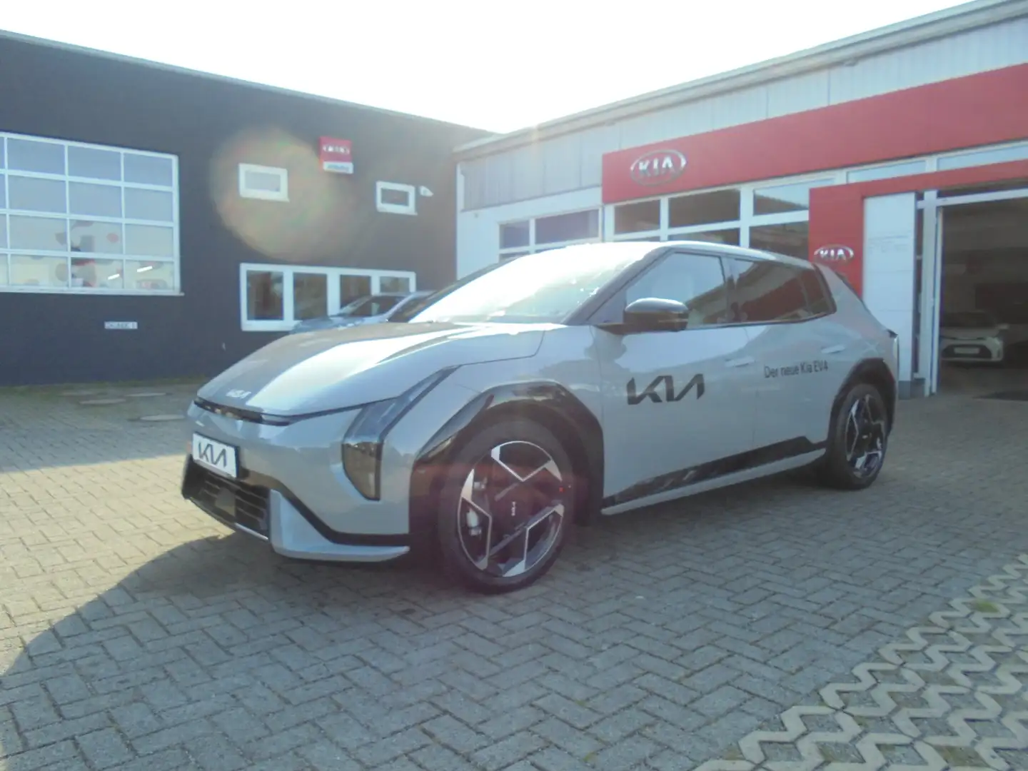 Kia EV4 Hatchback GT-Line 81,4kWh FWD DriveWise Glasdach Gris - 2
