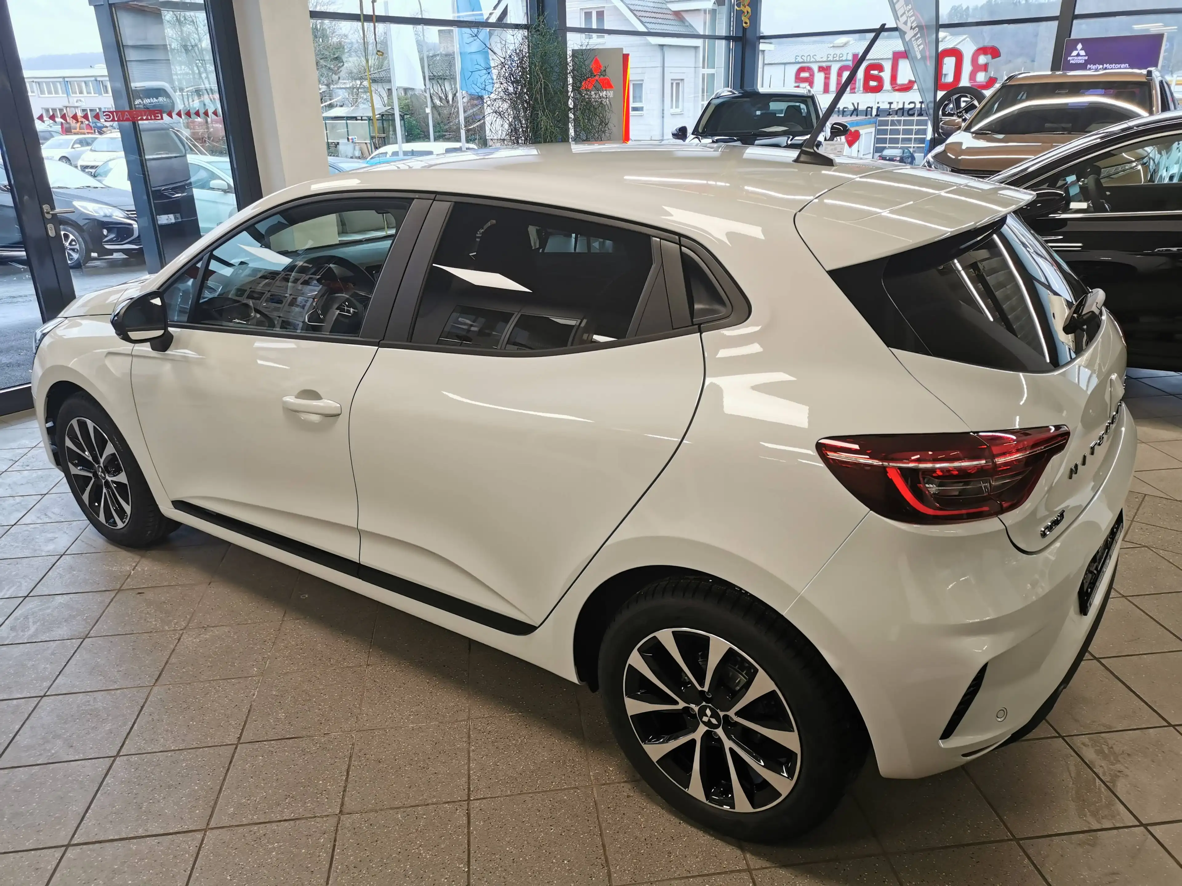 Mitsubishi Colt PLUS 1.0 Benziner 5-Gang Garantie bis 02/2029 — photo 4