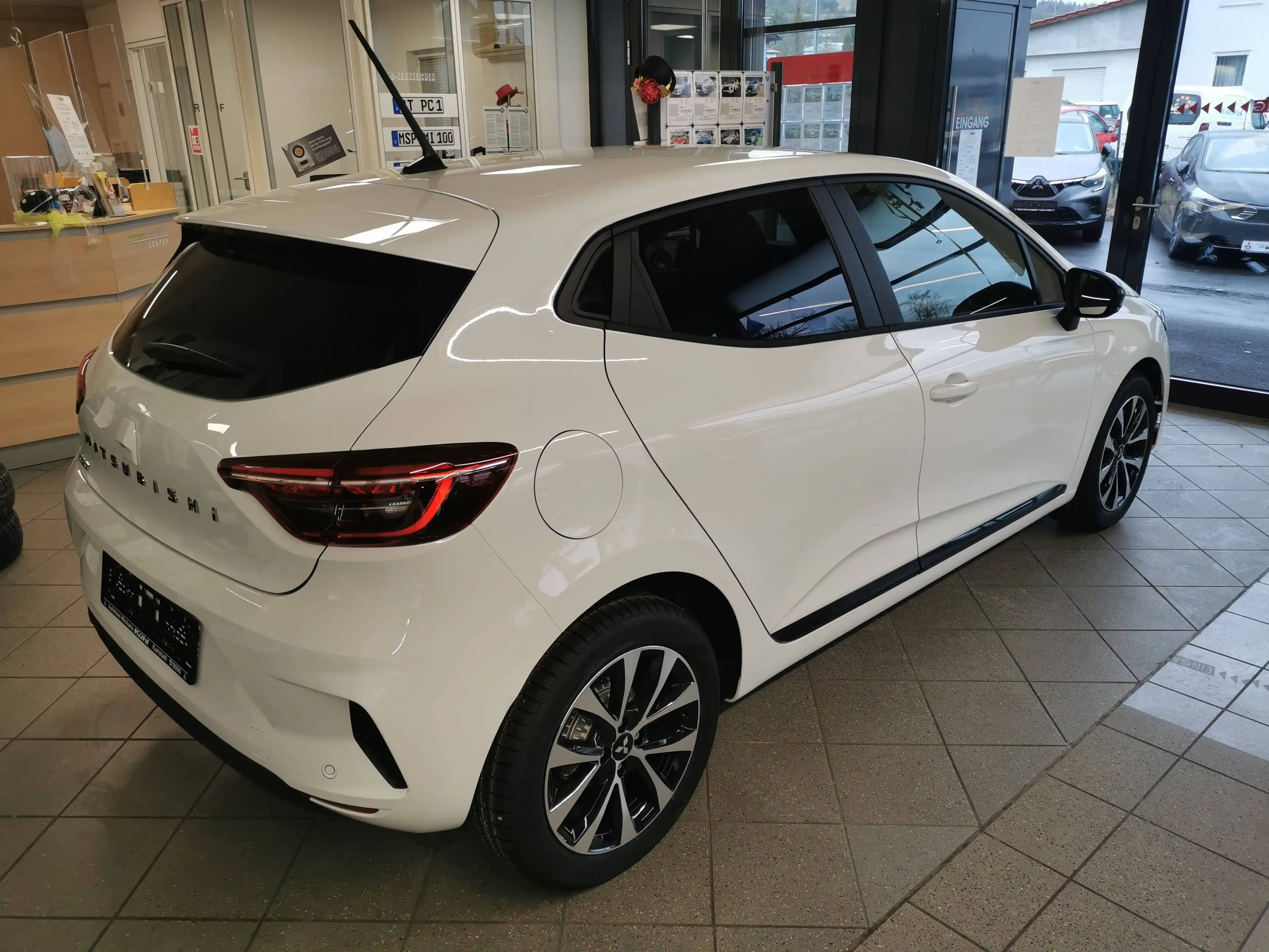 Mitsubishi Colt PLUS 1.0 Benziner 5-Gang Garantie bis 02/2029 — photo 6
