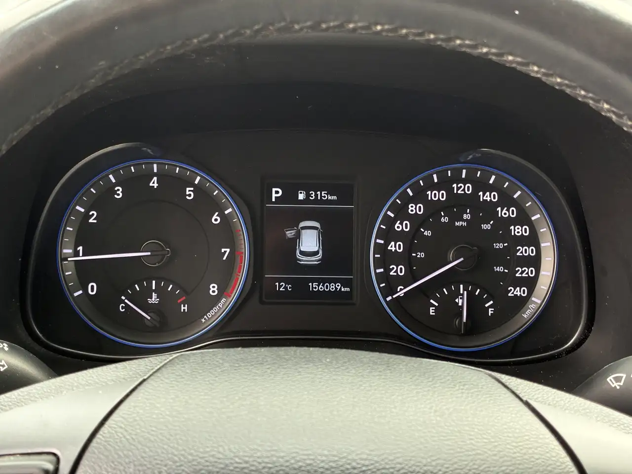 Hyundai KONA снимка Hyundai KONA