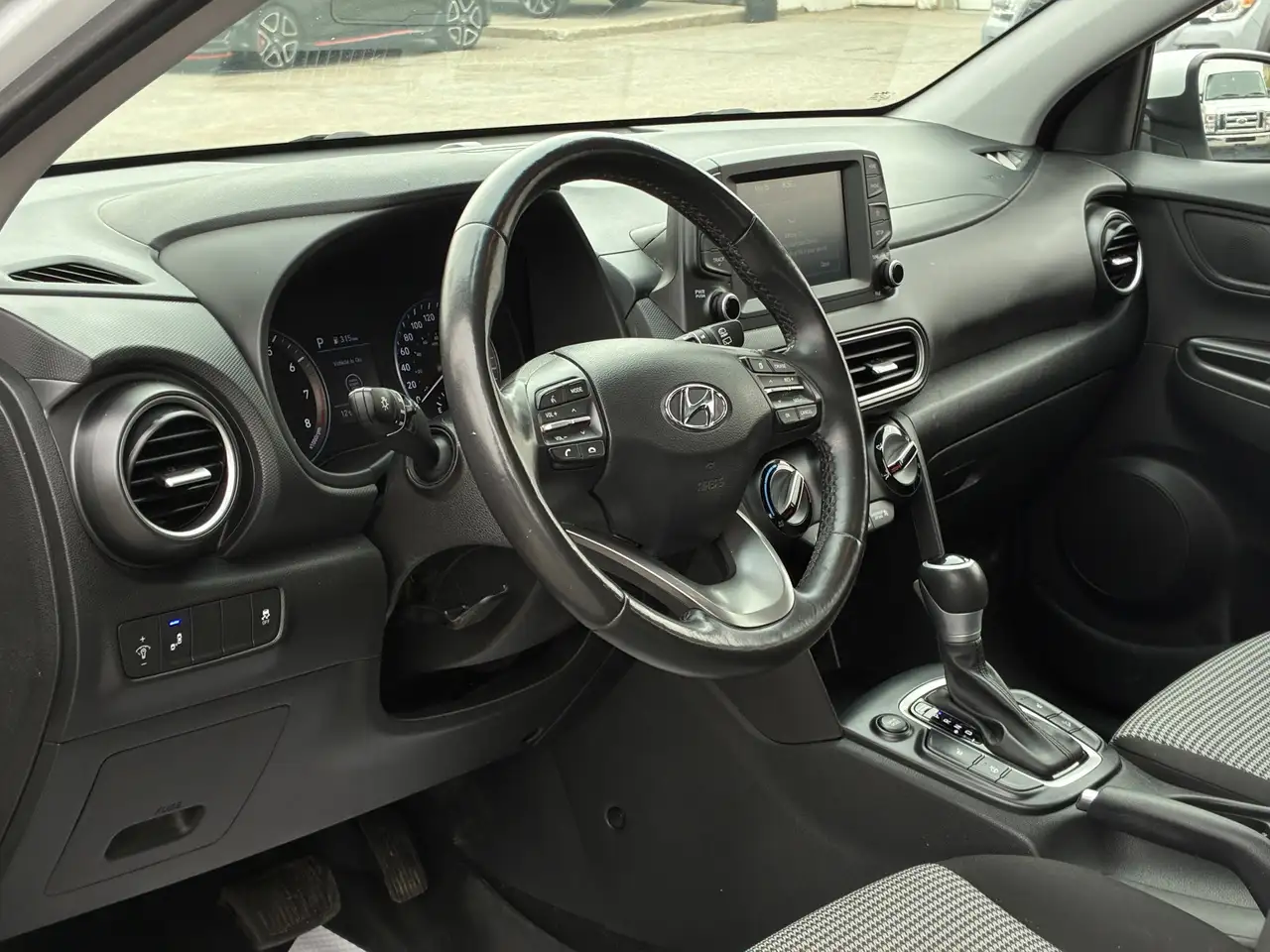 Hyundai KONA снимка Hyundai KONA