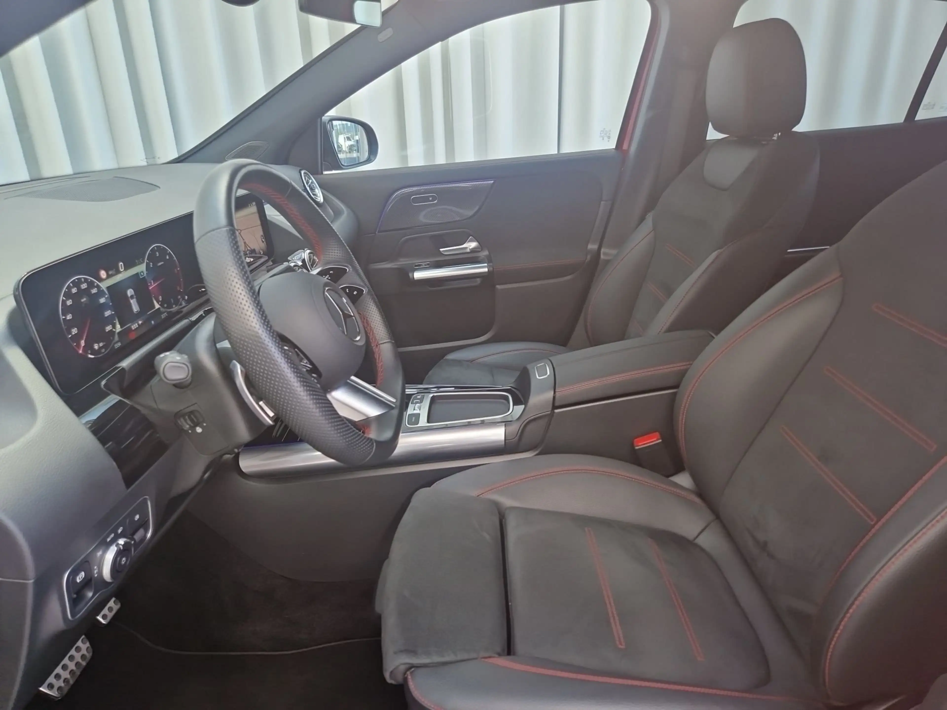 Mercedes-Benz GLA 220 d 4MATIC AMG Line AUT KlimaA LM PDC — photo 13