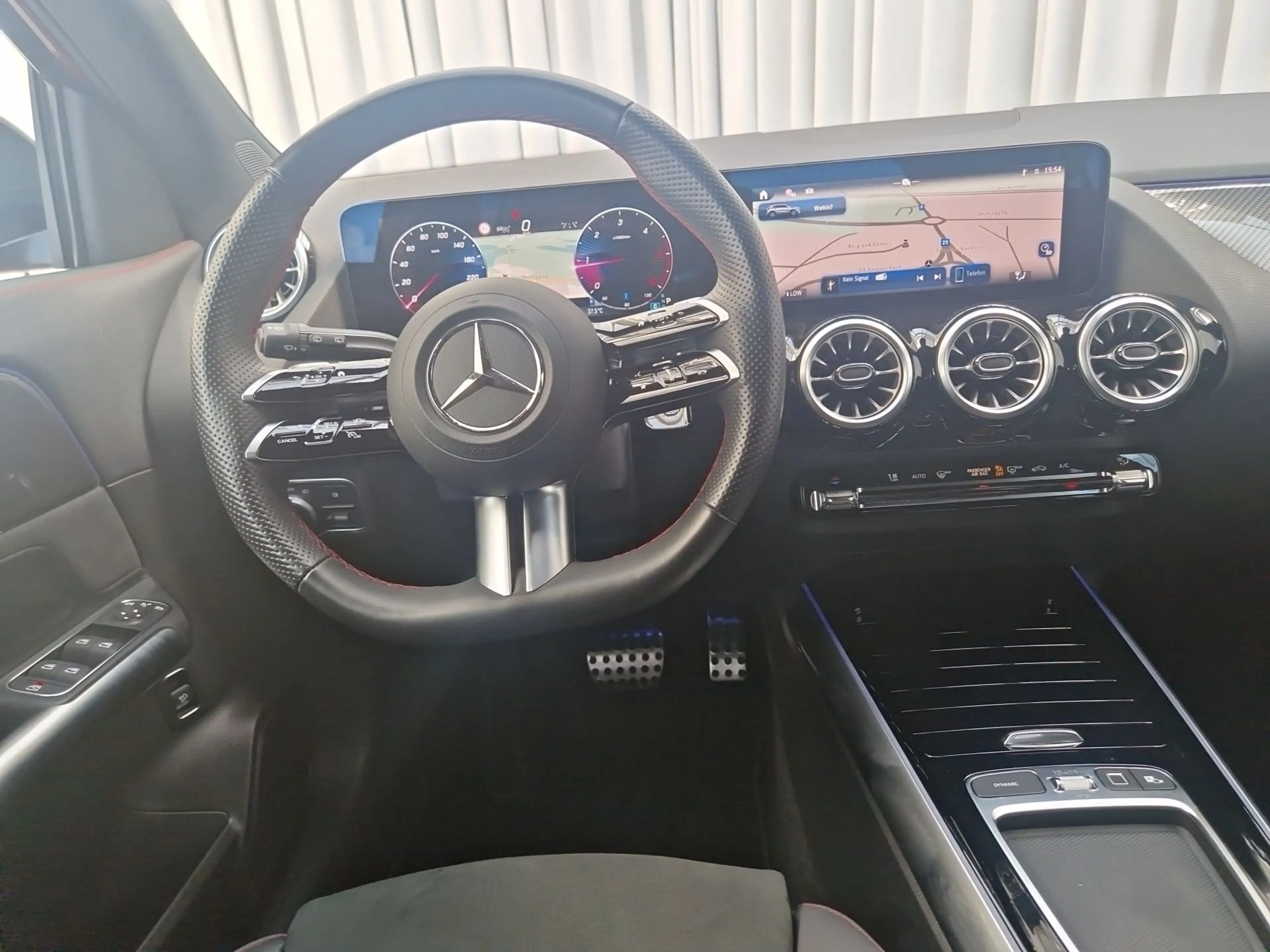 Mercedes-Benz GLA 220 d 4MATIC AMG Line AUT KlimaA LM PDC — photo 15