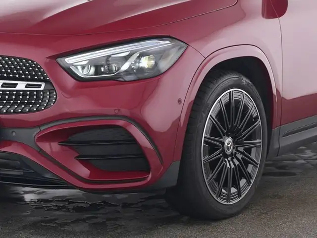 Mercedes-Benz GLA 220 d 4MATIC AMG Line AUT KlimaA LM PDC Ansicht 4