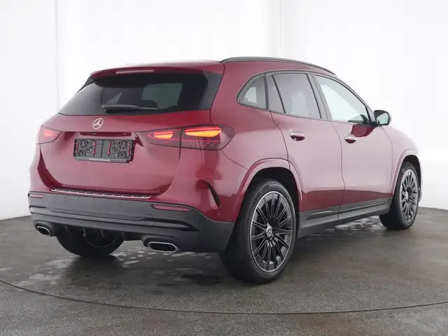 Mercedes-Benz GLA 220 d 4MATIC AMG Line AUT KlimaA LM PDC Ansicht 3