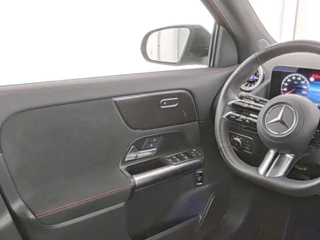 Mercedes-Benz GLA 220 d 4MATIC AMG Line AUT KlimaA LM PDC Ansicht 8