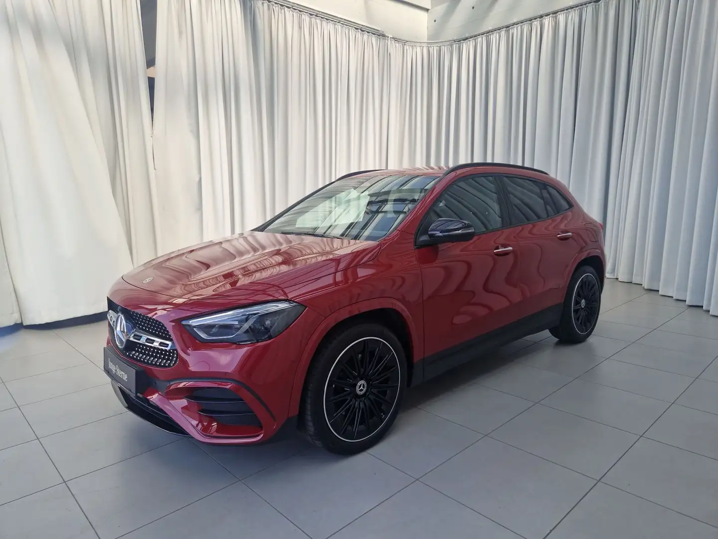 Mercedes-Benz GLA 220 d 4MATIC AMG Line AUT KlimaA LM PDC Rot - 2