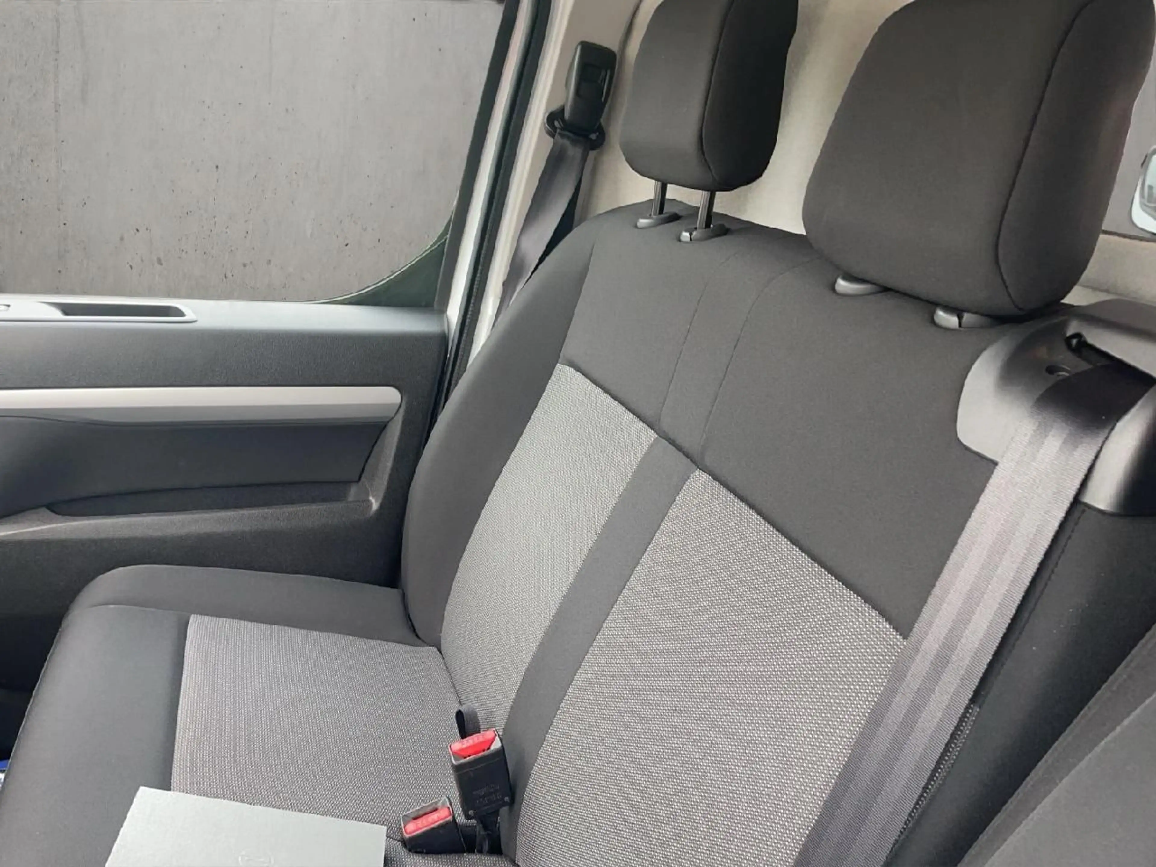 Opel Vivaro Kasten -e Basis L — photo 10