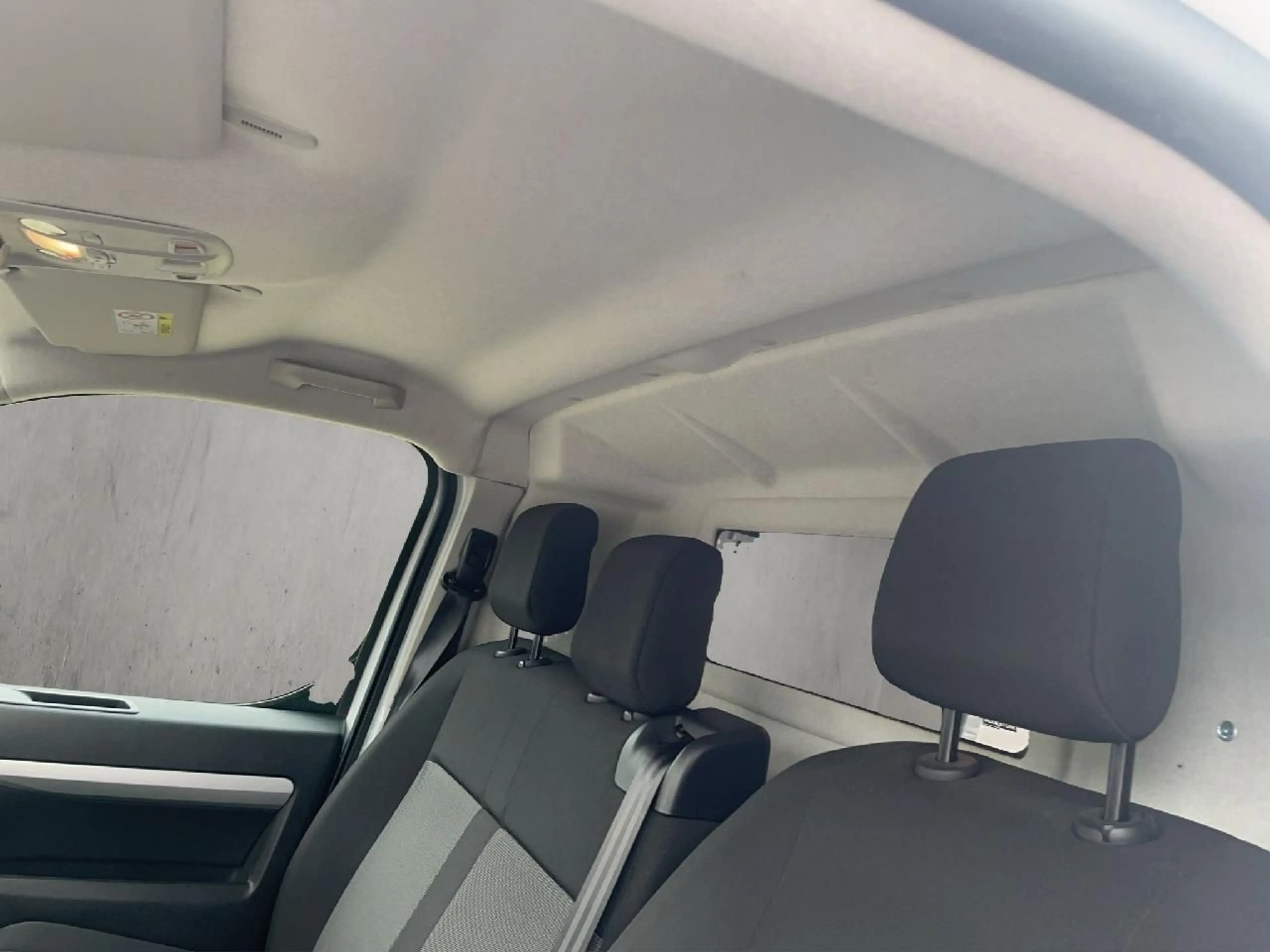 Opel Vivaro Kasten -e Basis L — photo 16
