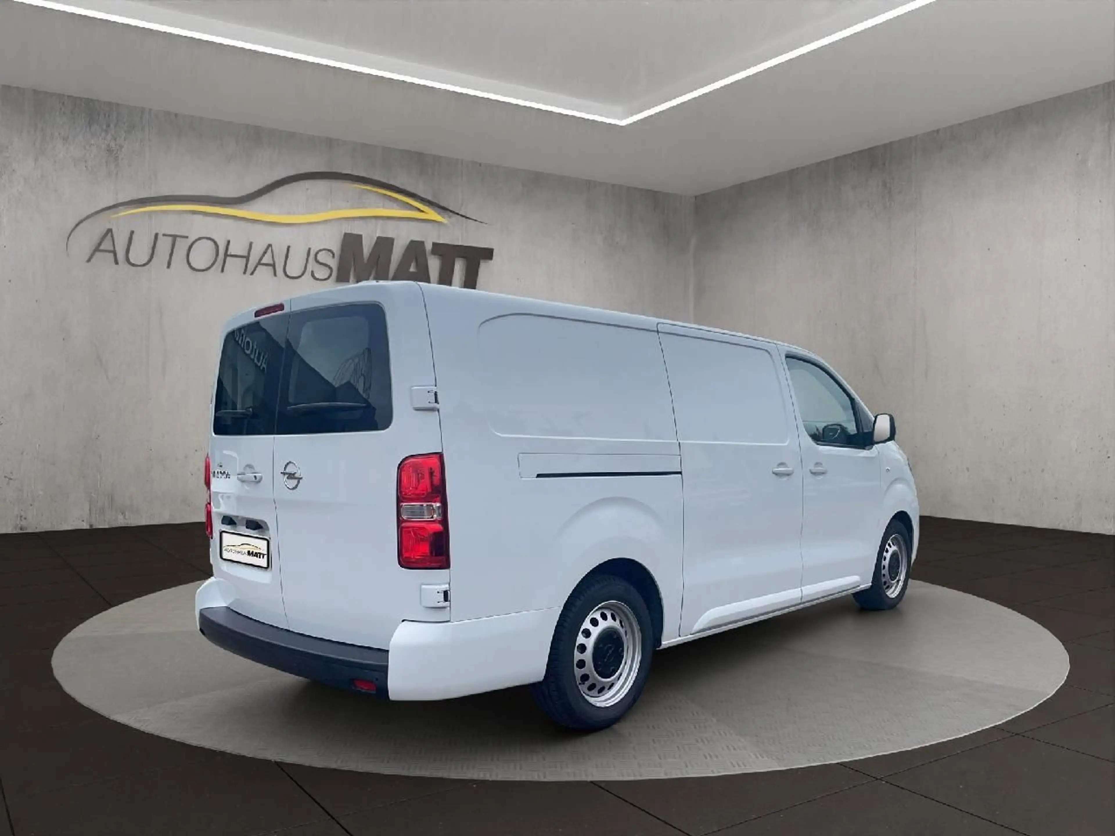 Opel Vivaro Kasten -e Basis L — photo 5