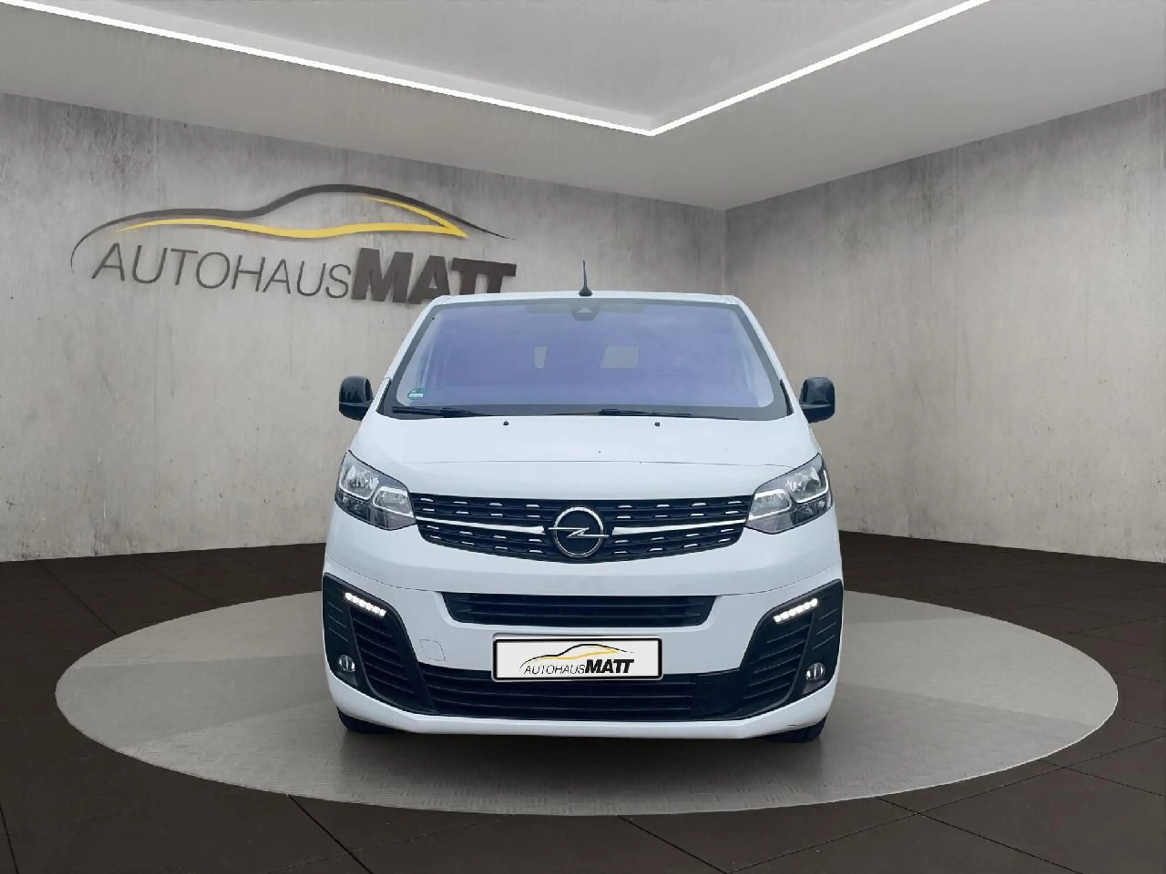 Opel Vivaro Kasten -e Basis L — photo 6