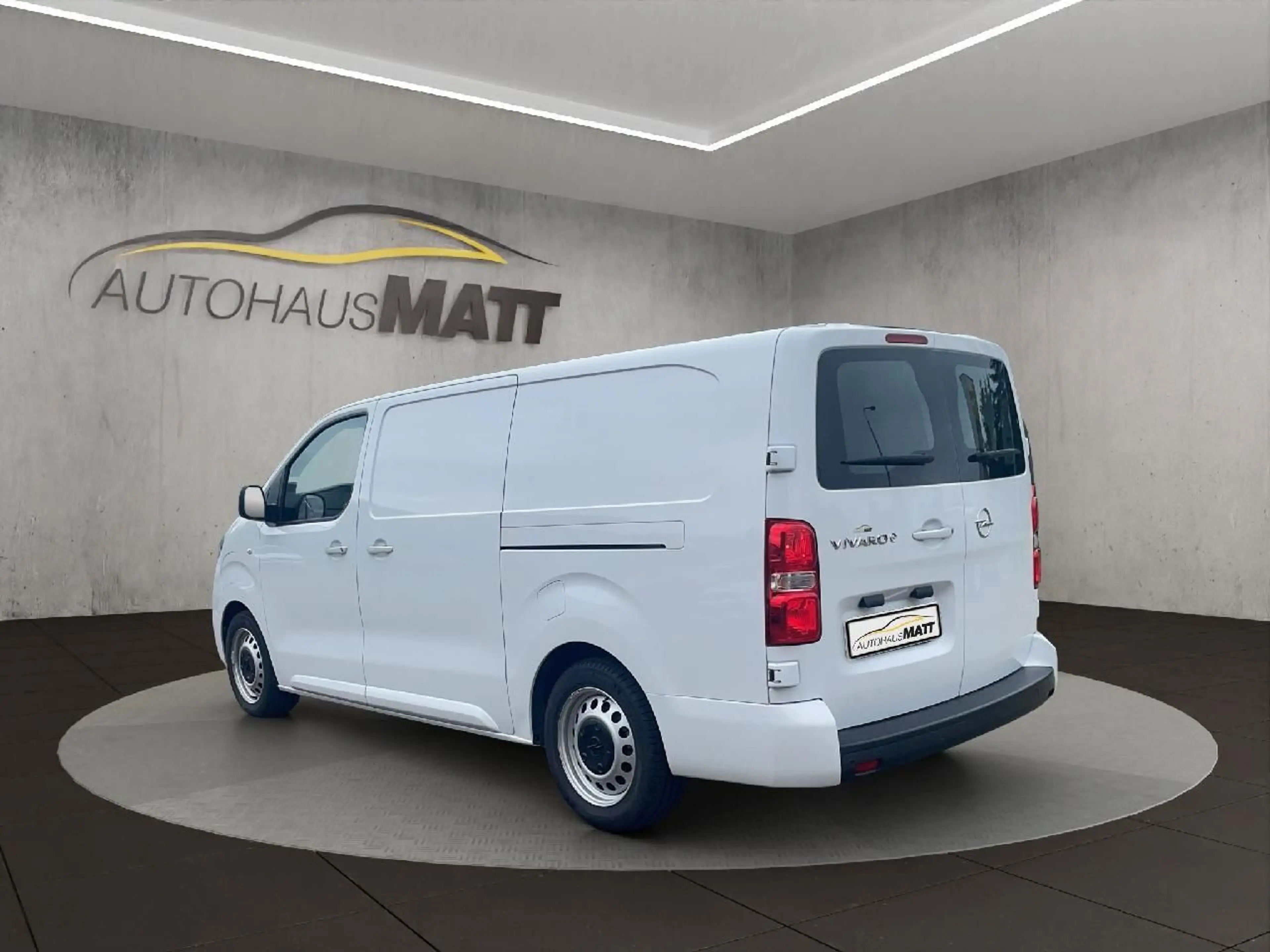 Opel Vivaro Kasten -e Basis L — photo 3