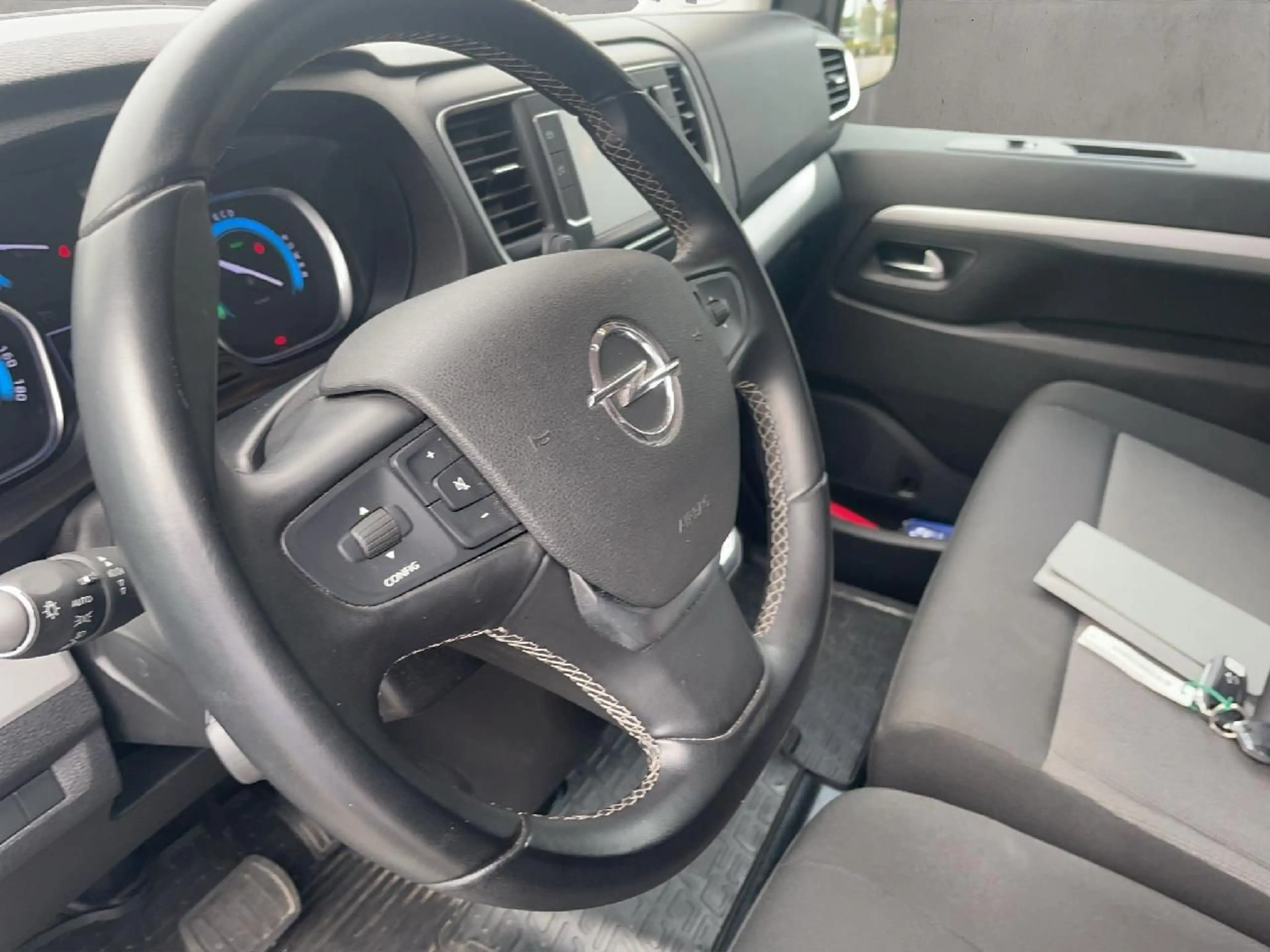 Opel Vivaro Kasten -e Basis L — photo 17