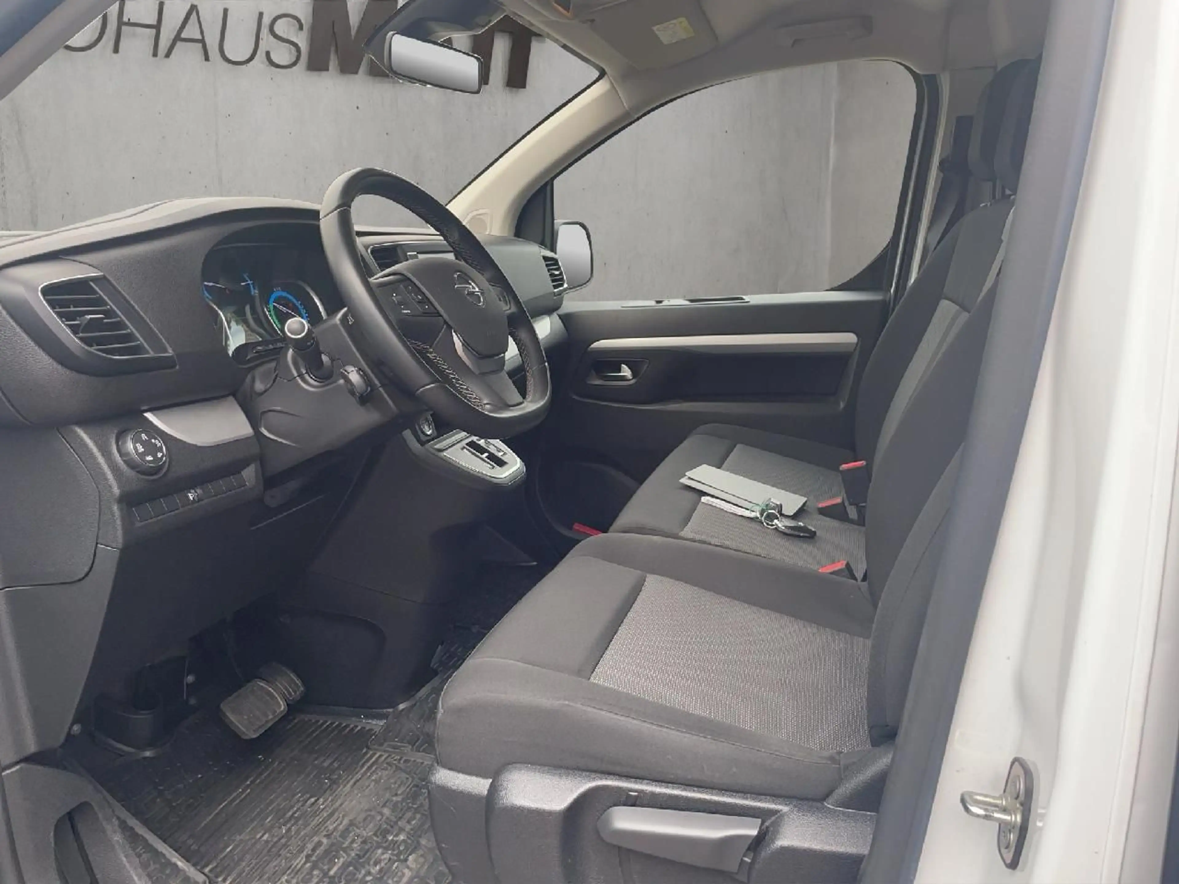 Opel Vivaro Kasten -e Basis L — photo 8
