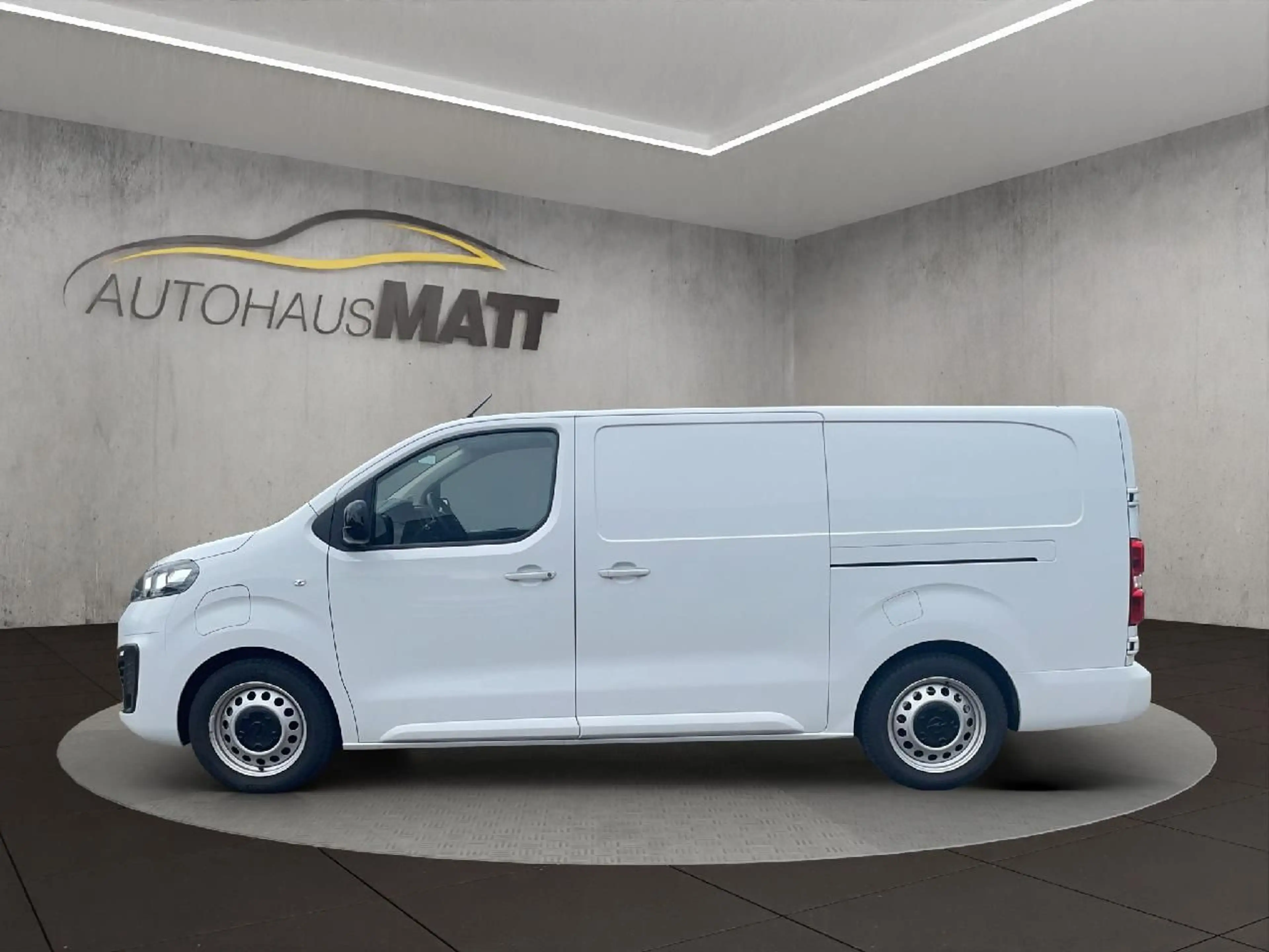 Opel Vivaro Kasten -e Basis L — photo 2