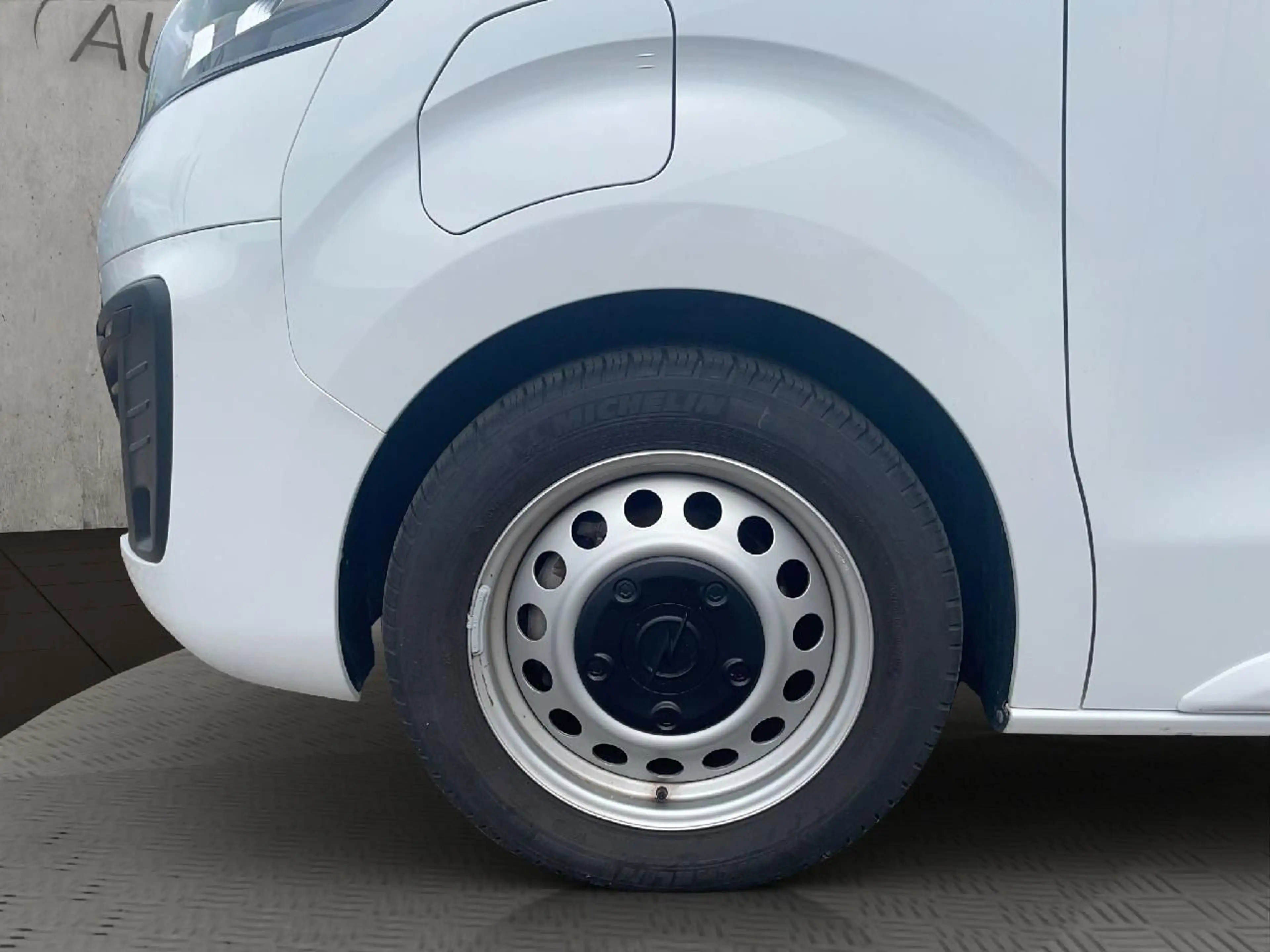 Opel Vivaro Kasten -e Basis L — photo 14