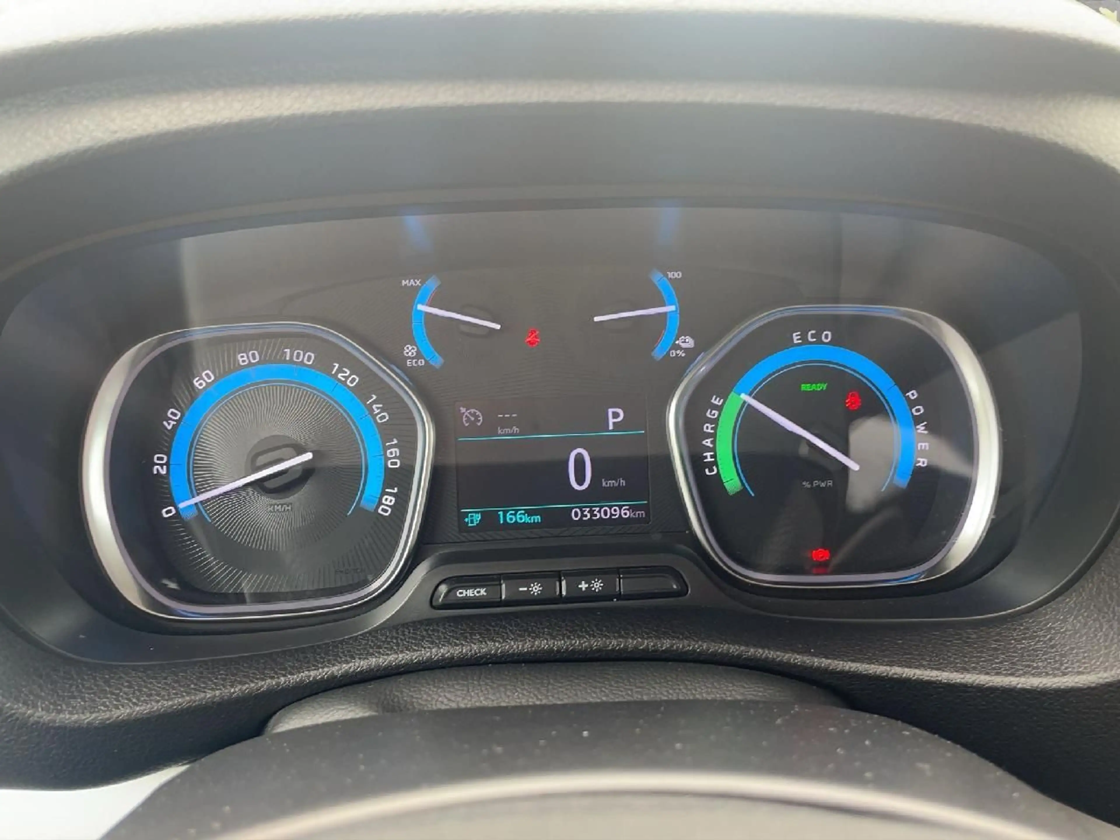 Opel Vivaro Kasten -e Basis L — photo 11
