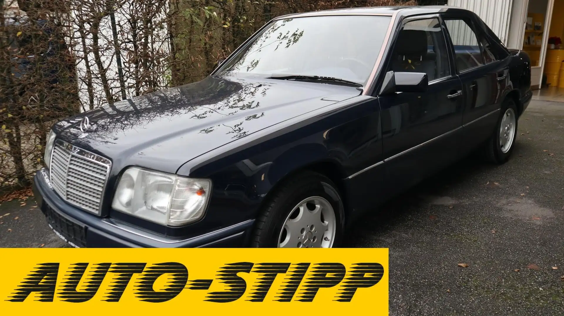 Mercedes-Benz E 220 Limousine Automatik classic analytics 2- Blau - 1