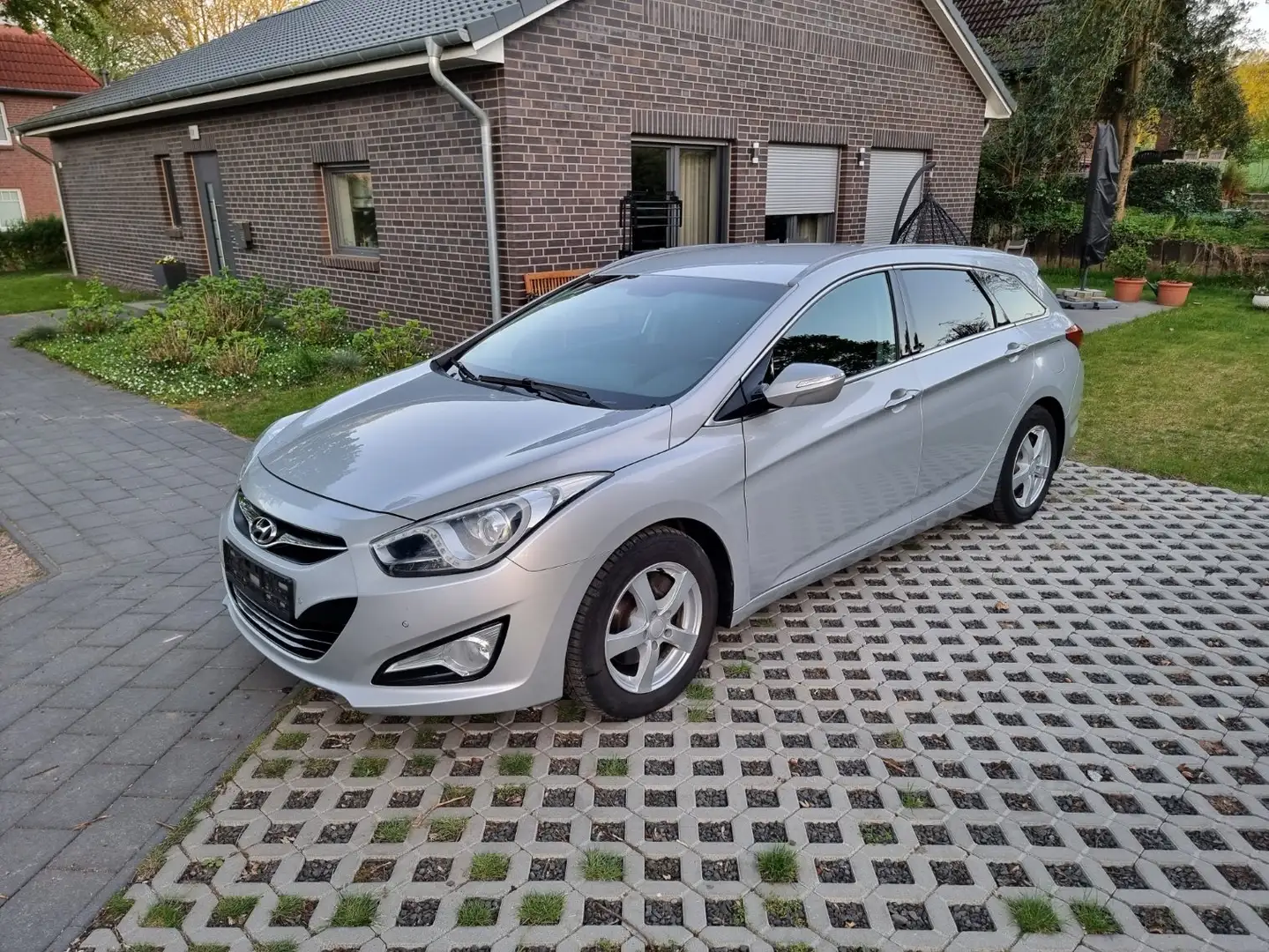 Hyundai i40 Style Paket, Kurvenlicht, AHK Argent - 1