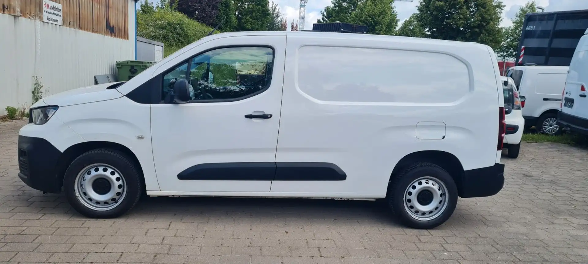 Peugeot Partner Asphalt L2 1,5 Hdi 131PS Navi Autom White - 1