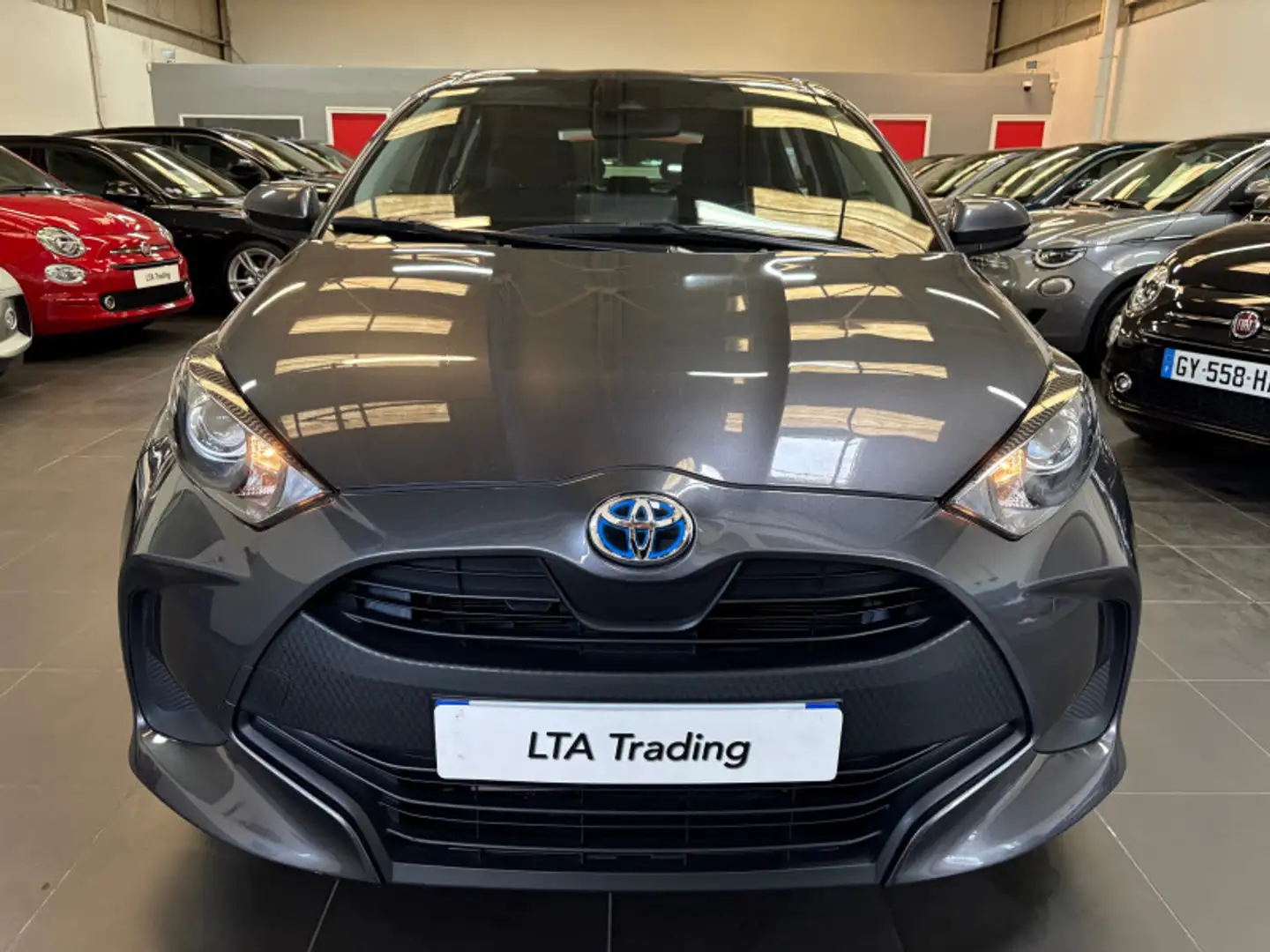 Toyota Yaris 116H DYNAMIC 5P MY21 Gris - 2