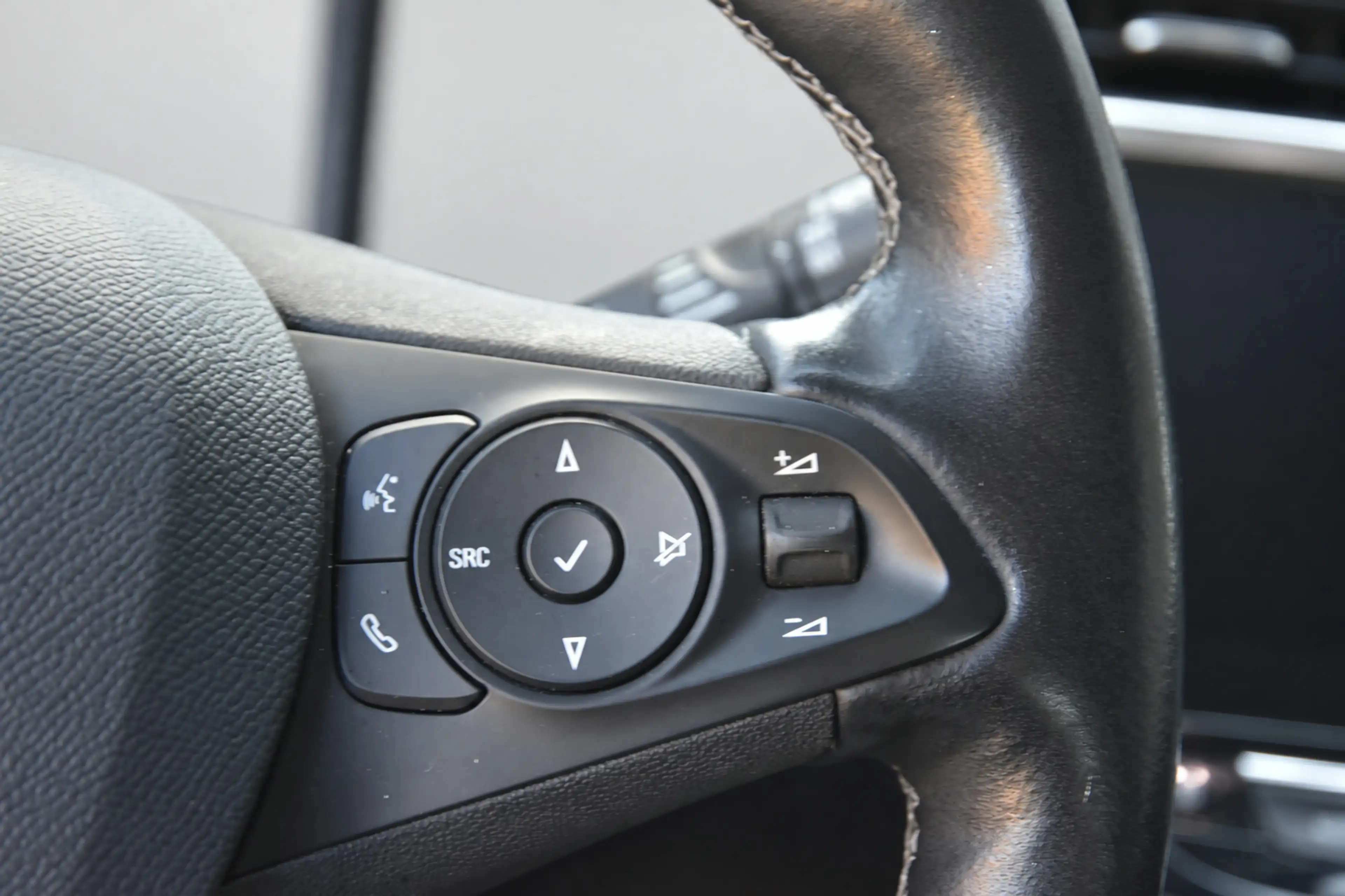 Opel Corsa-e Elegance 50 kWh | SOH 93,1% — photo 14