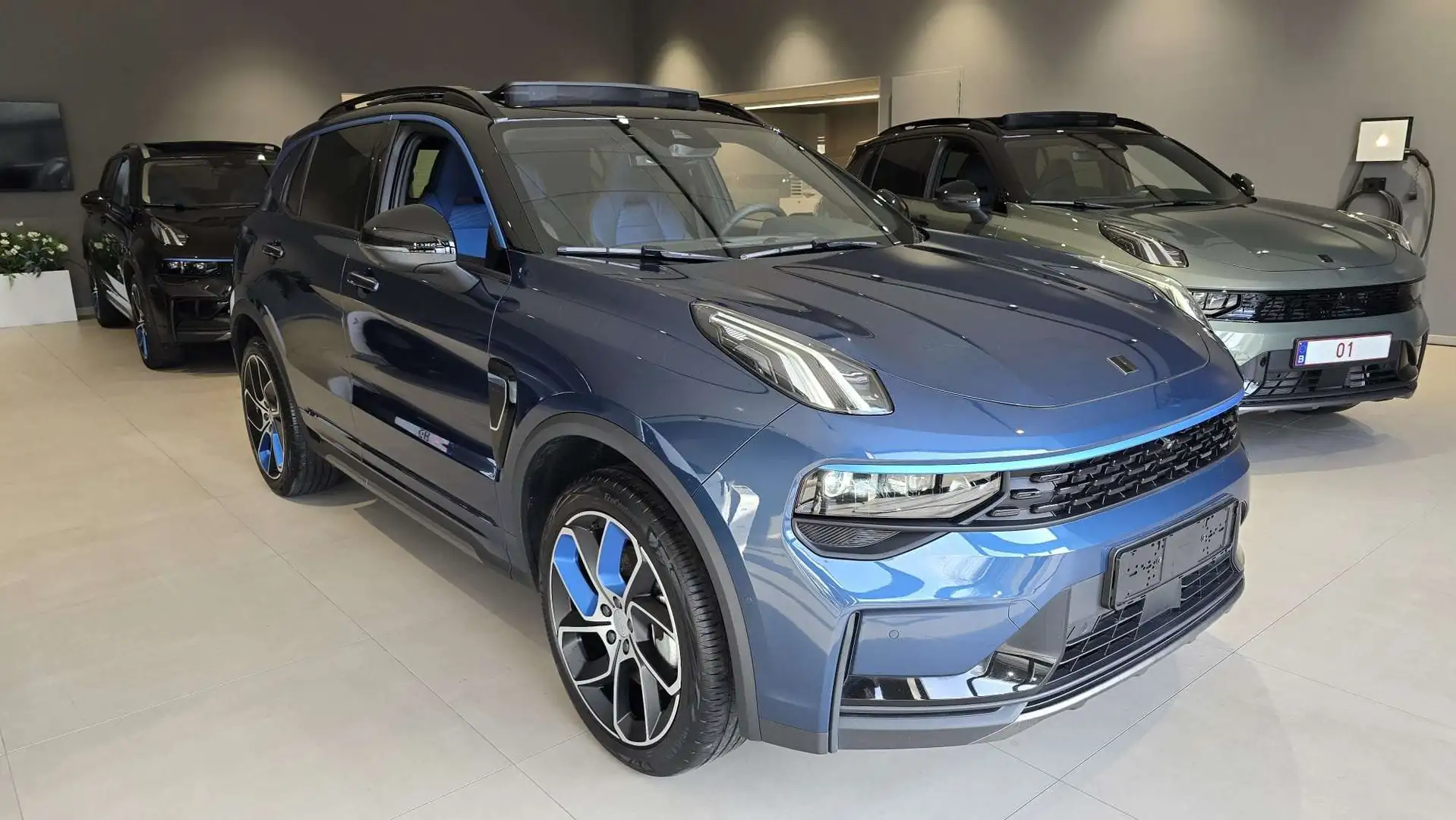Lynk & Co 01 PHEV NEW 0km Blau - 1