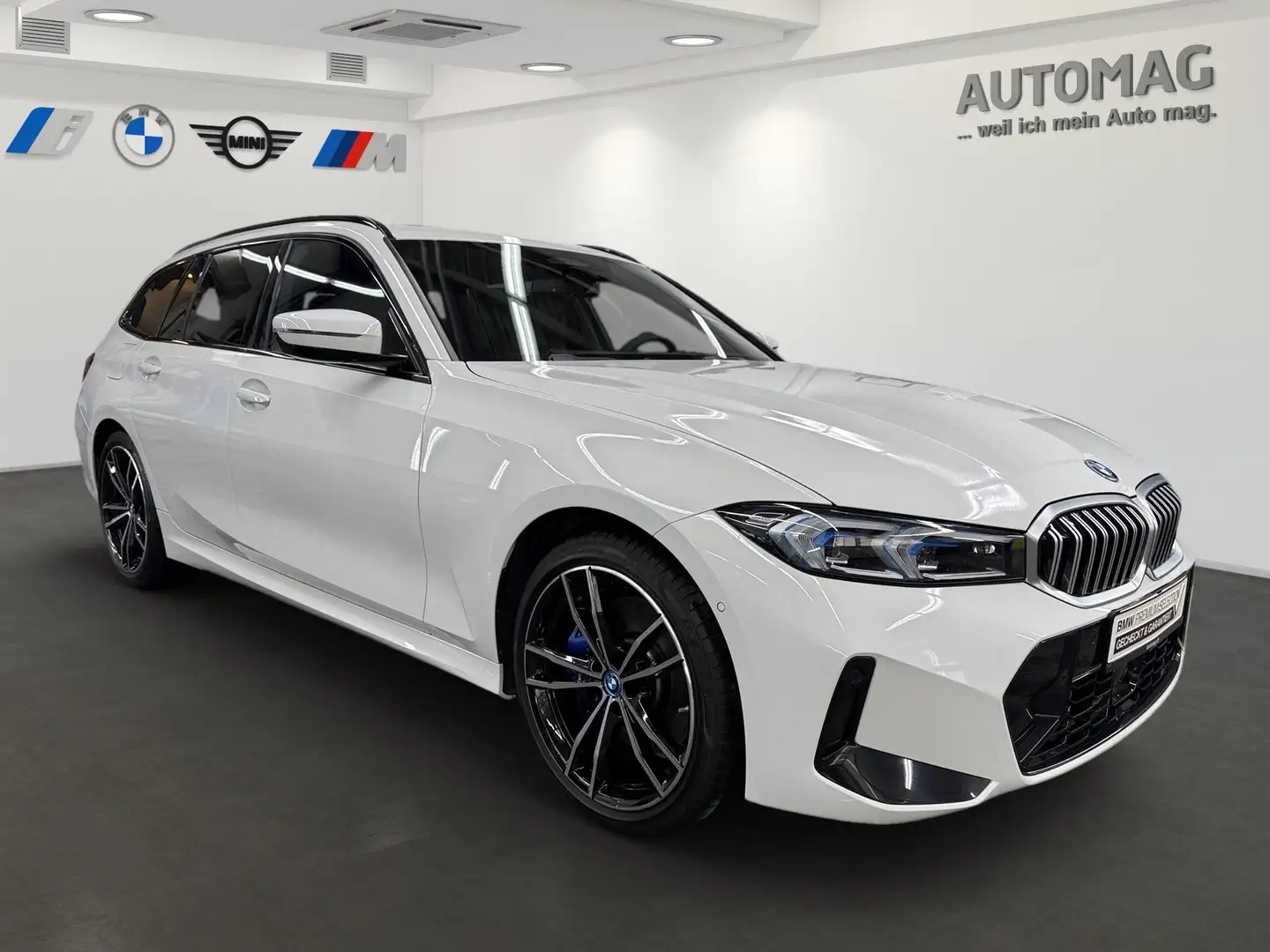 BMW 330 e Touring MSport*AHK*Panoramadach*DriveAssProf*Liv Weiß - 2