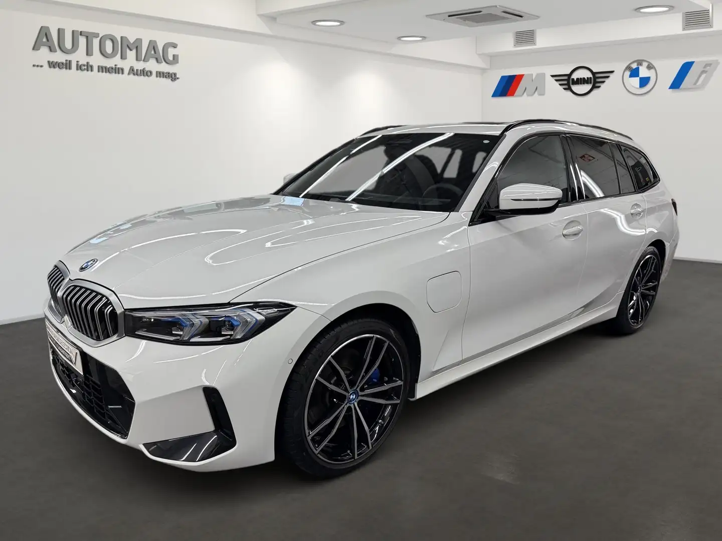 BMW 330 e Touring MSport*AHK*Panoramadach*DriveAssProf*Liv Weiß - 1