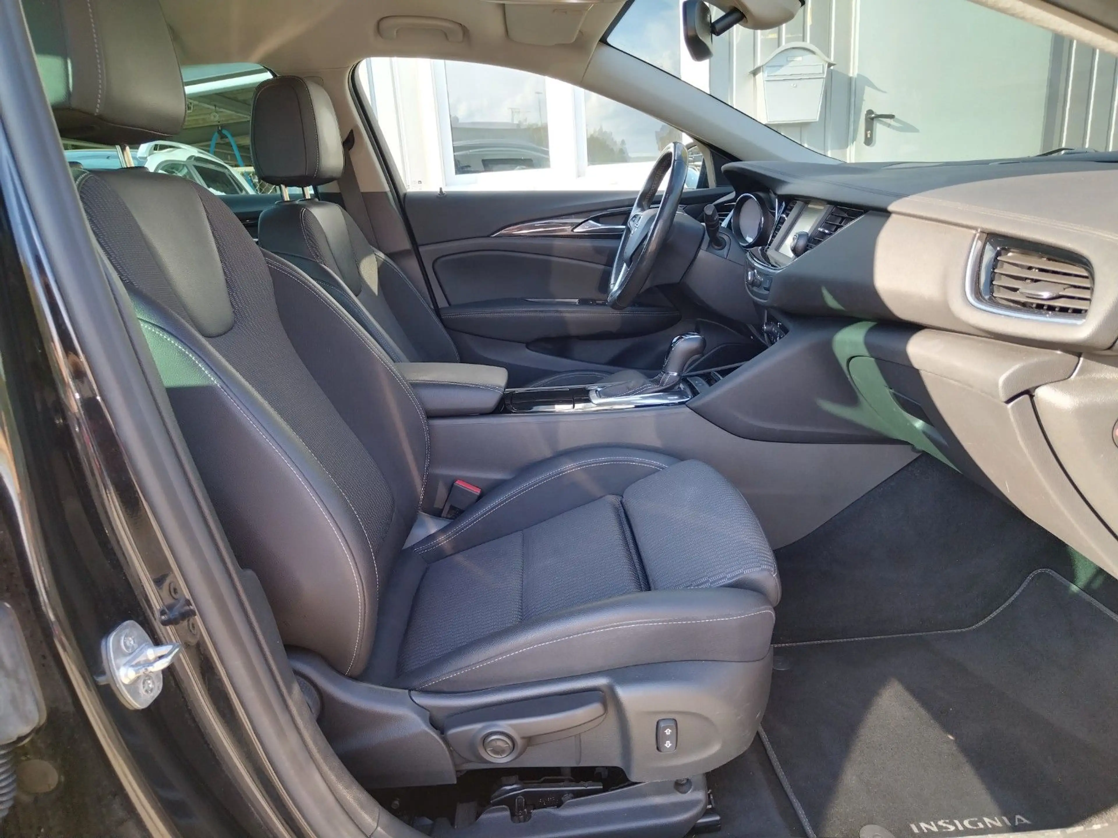 Opel Insignia B Sports Tourer Dynamic+NAVI+CAM+LED — photo 16