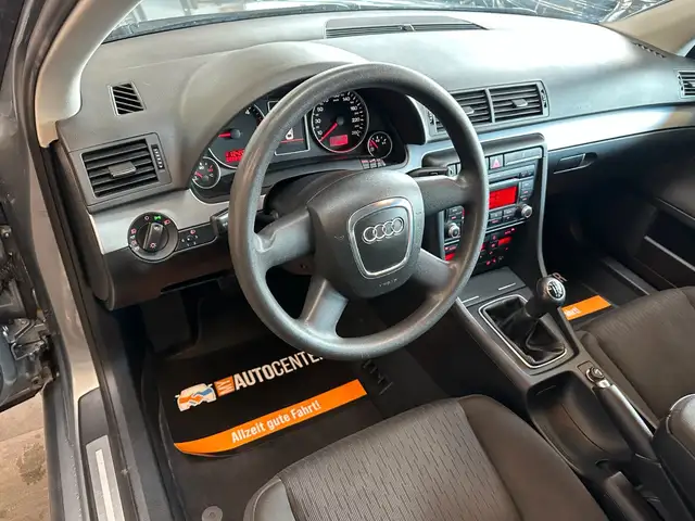 Audi A4 view 13