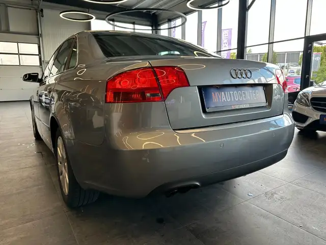 Audi A4 view 5