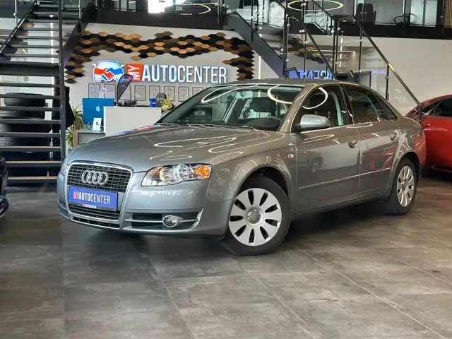 Audi A4 main image